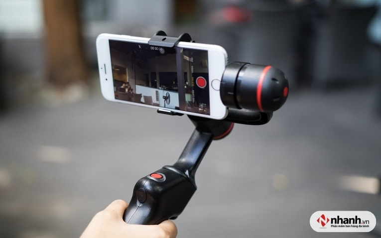 Trong quá trình quay