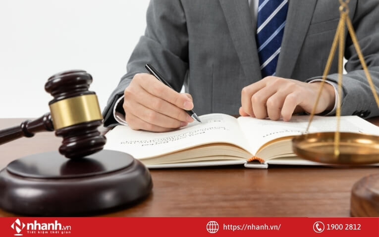 Tuân thủ pháp luật kế toán