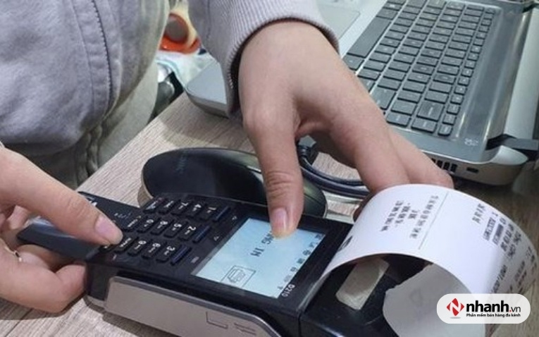 Quản lý doanh thu, hóa đơn và báo cáo bán hàng