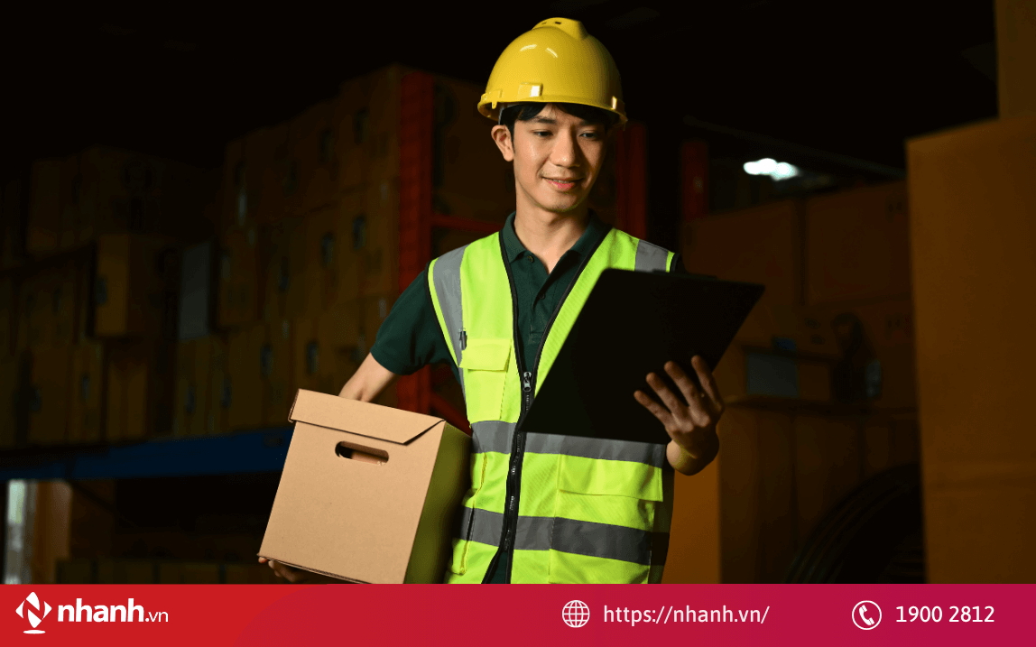 Tồn kho thực tế thường được cập nhật bằng cách nào?