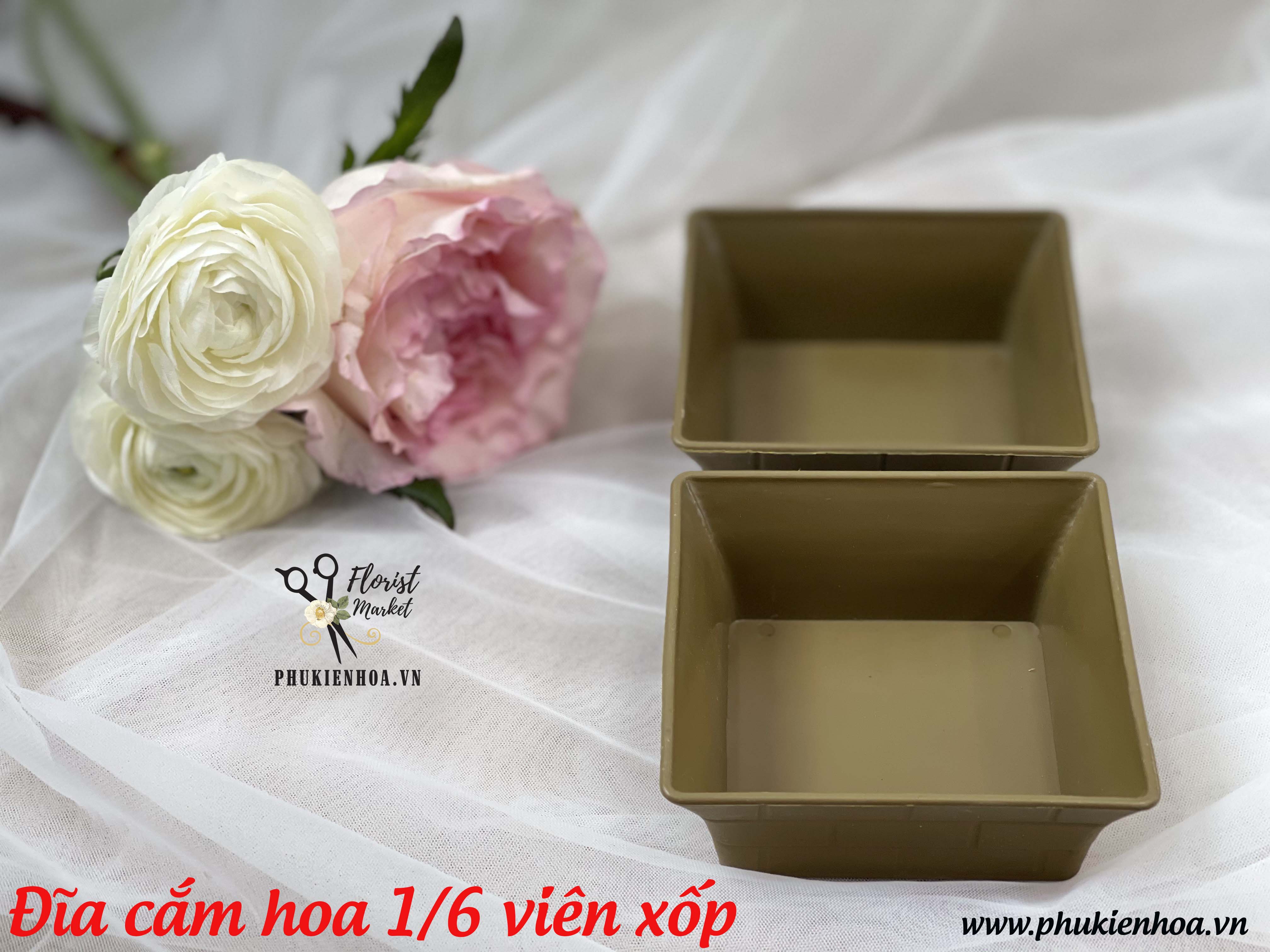 Đĩa cắm hoa 1/6 viên xốp