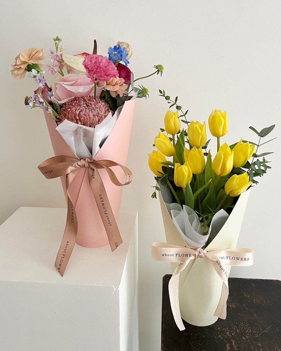 Qua-Tang-20-10-Goi-Y-Tinh-Te-amp-Y-Nghia-Cho-Nguoi-Phu-Nu-Ban-Yeu_hoa và thiệp.jpg