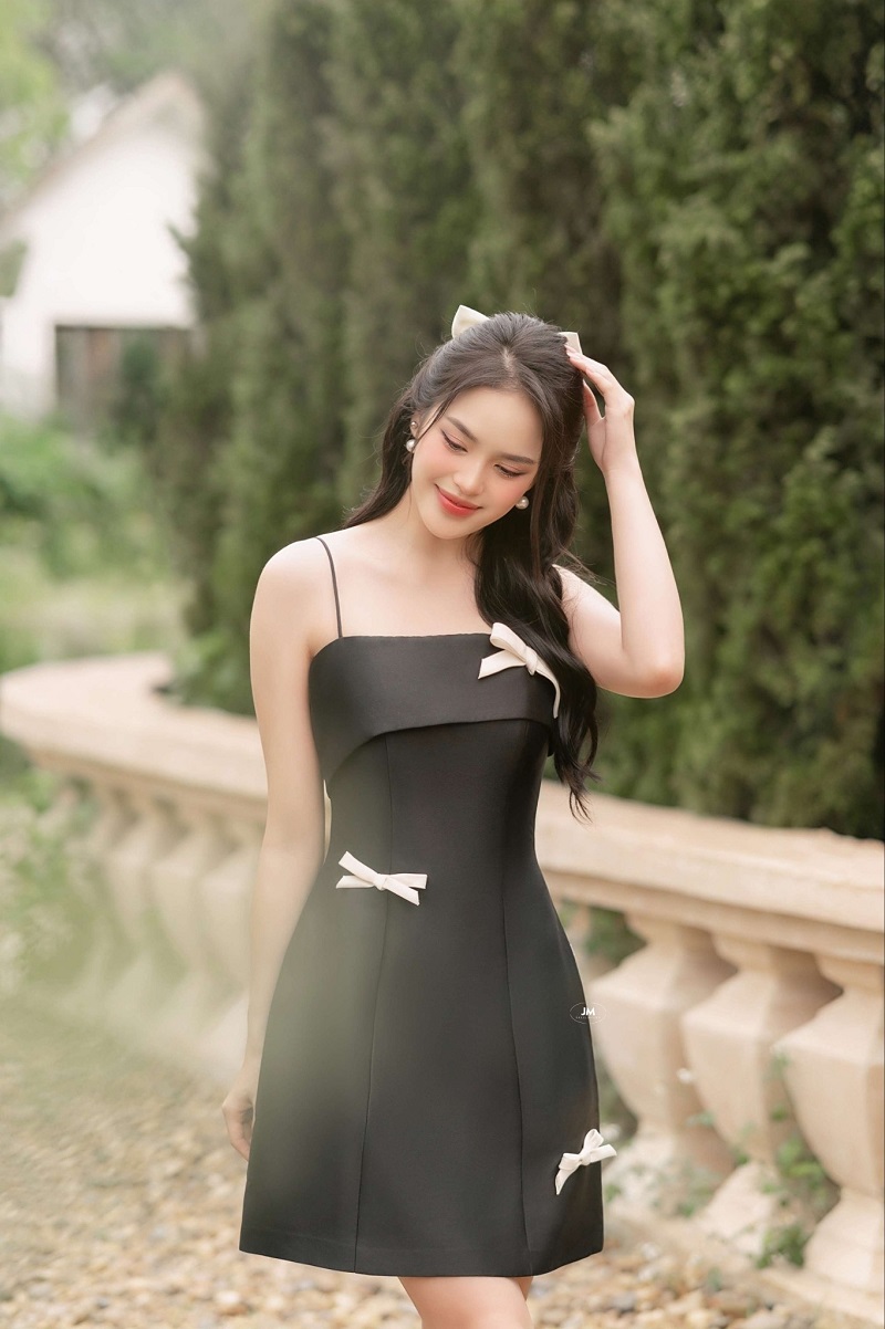 Tổng hợp mẫu đầm đen sang trọng quý phái giá rẻ 2019 | AlvinStore.Vn