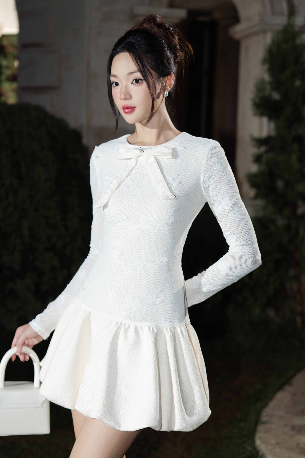 Đầm cổ tròn nơ hoa