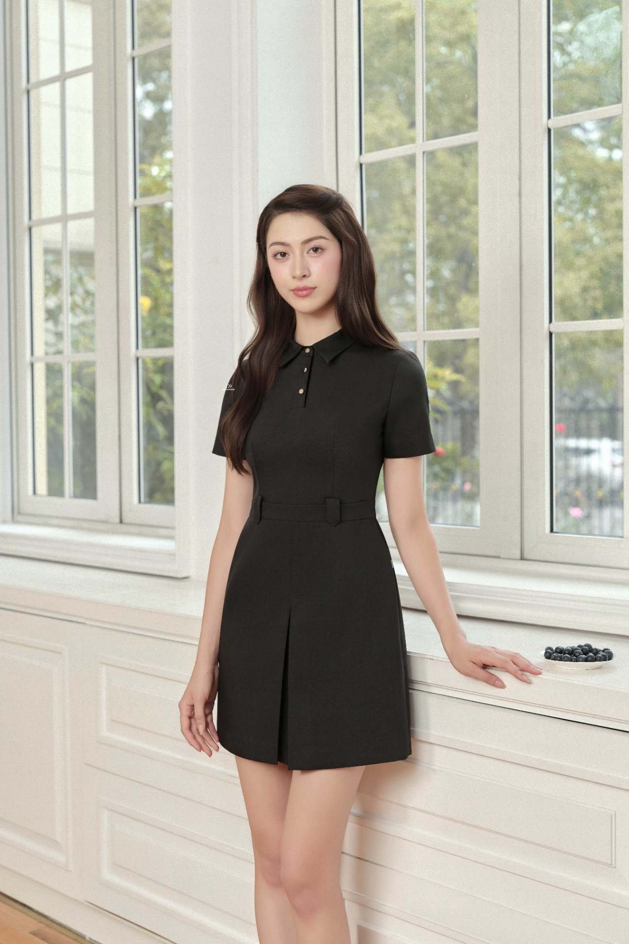 Đầm cổ đức chân xếp ly
