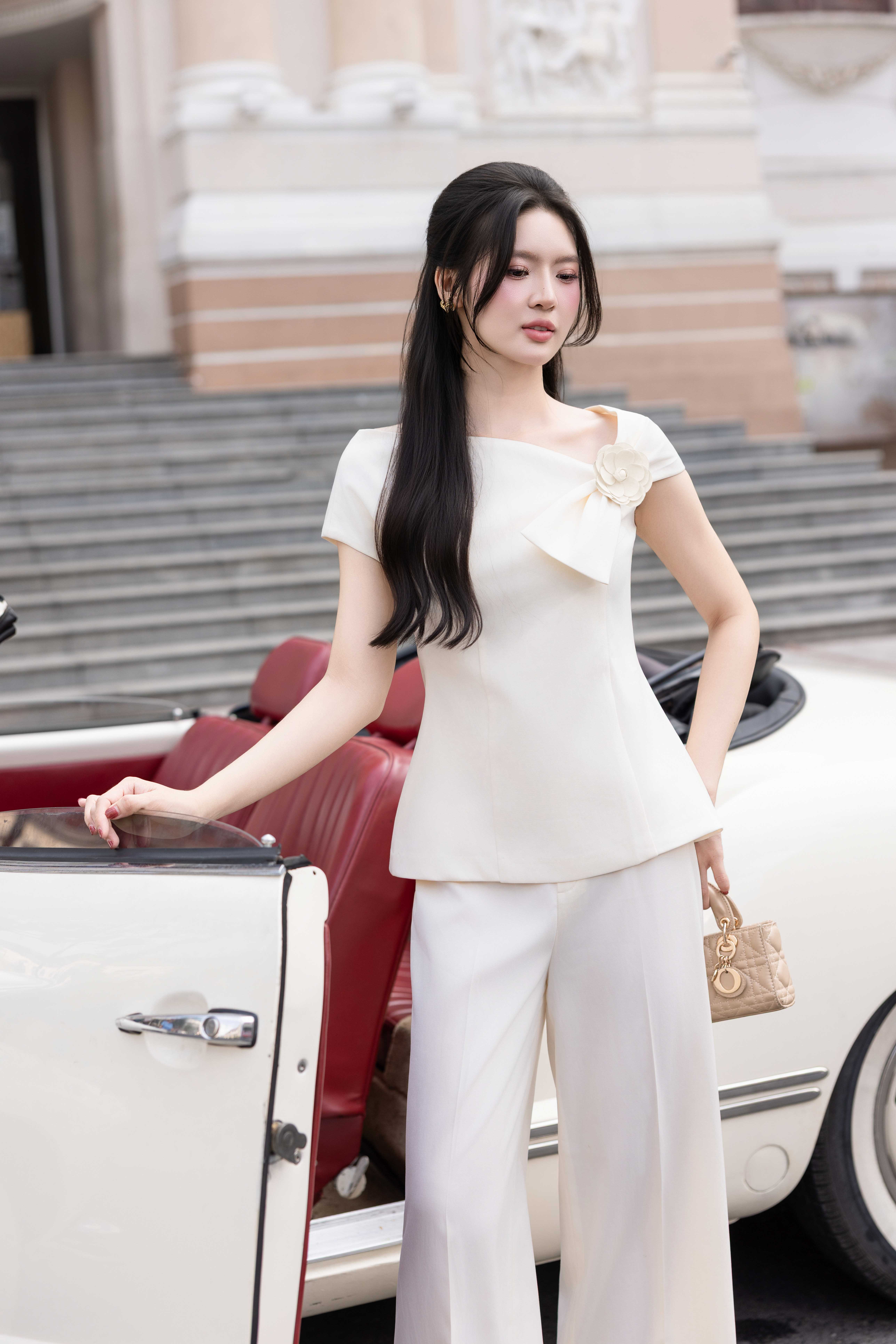 Áo Xuân Hè cổ lệch