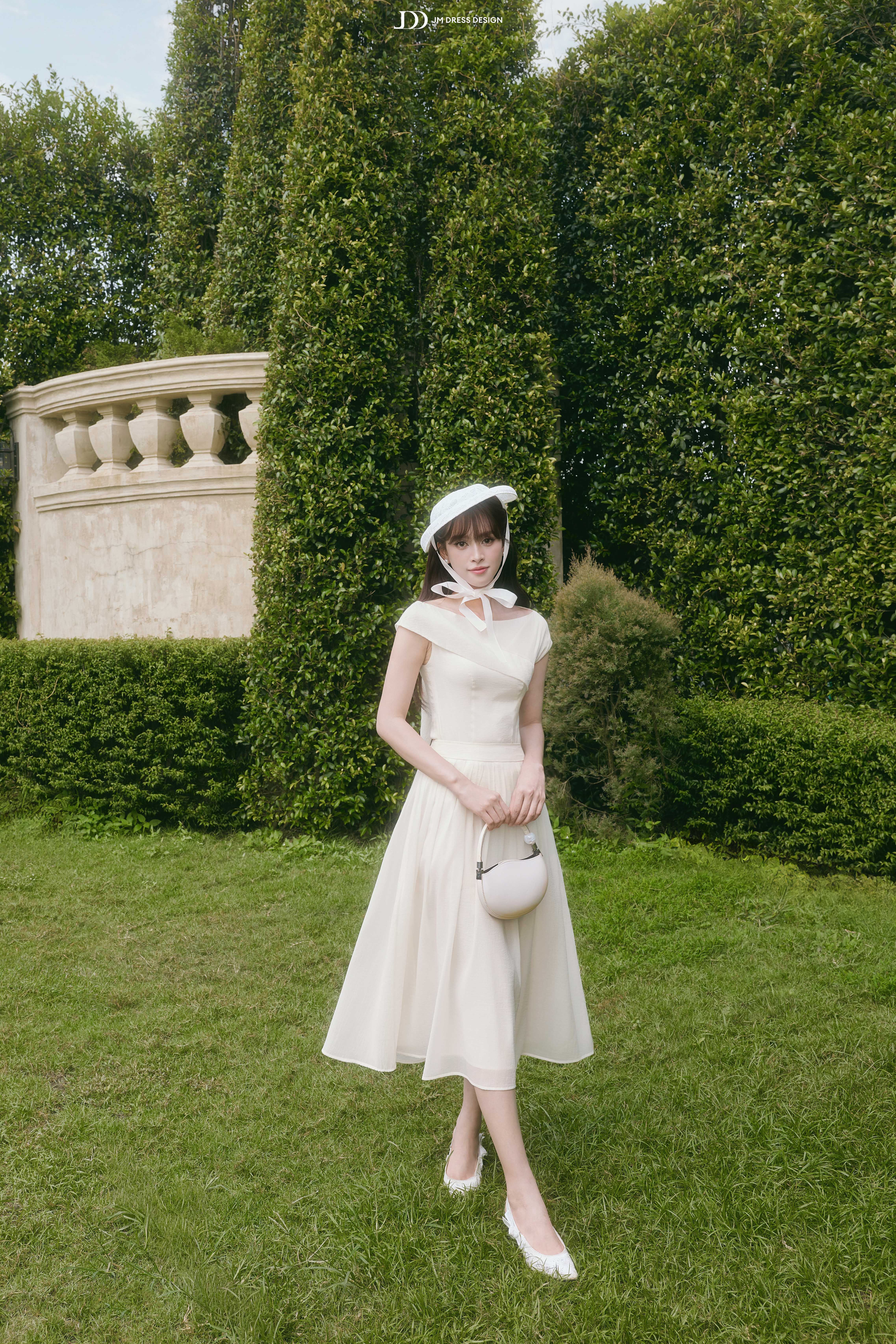 Áo Xuân Hè cổ ngang tay chờm