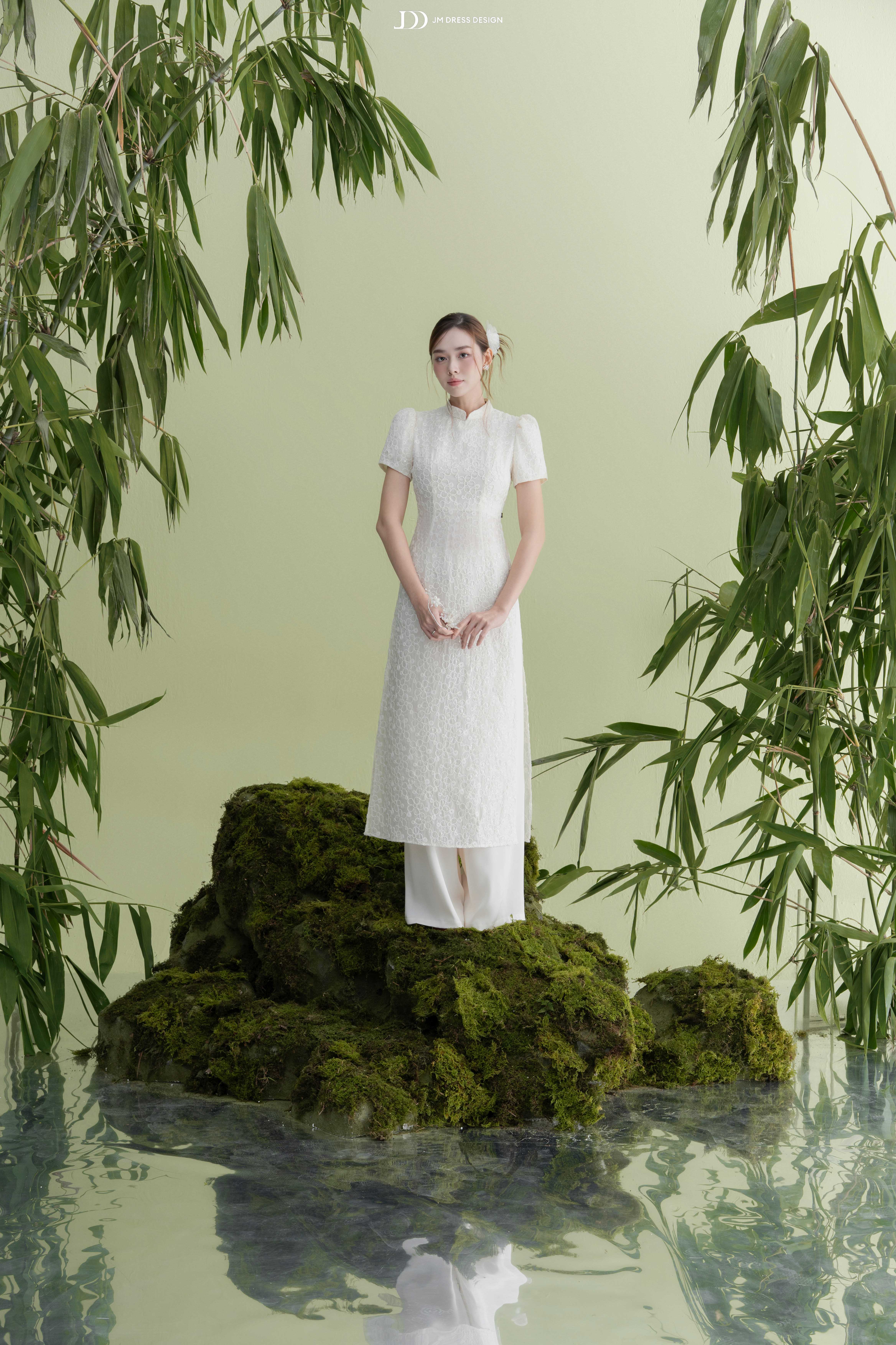 Áo dài cổ tàu, tay nhún phồng