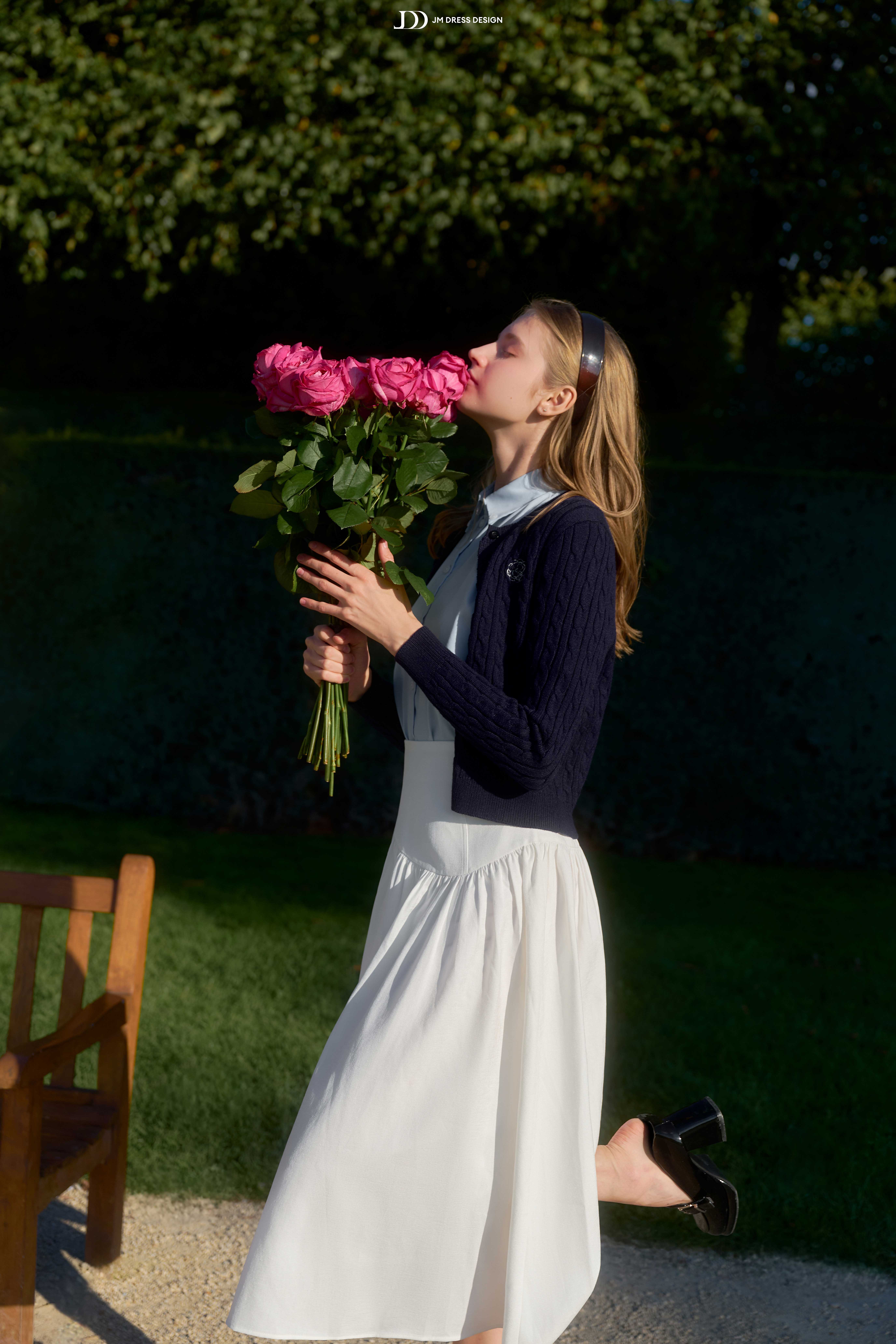 Áo mongtoghi cardigan cổ tròn tay dài dáng ôm mở khuy trước