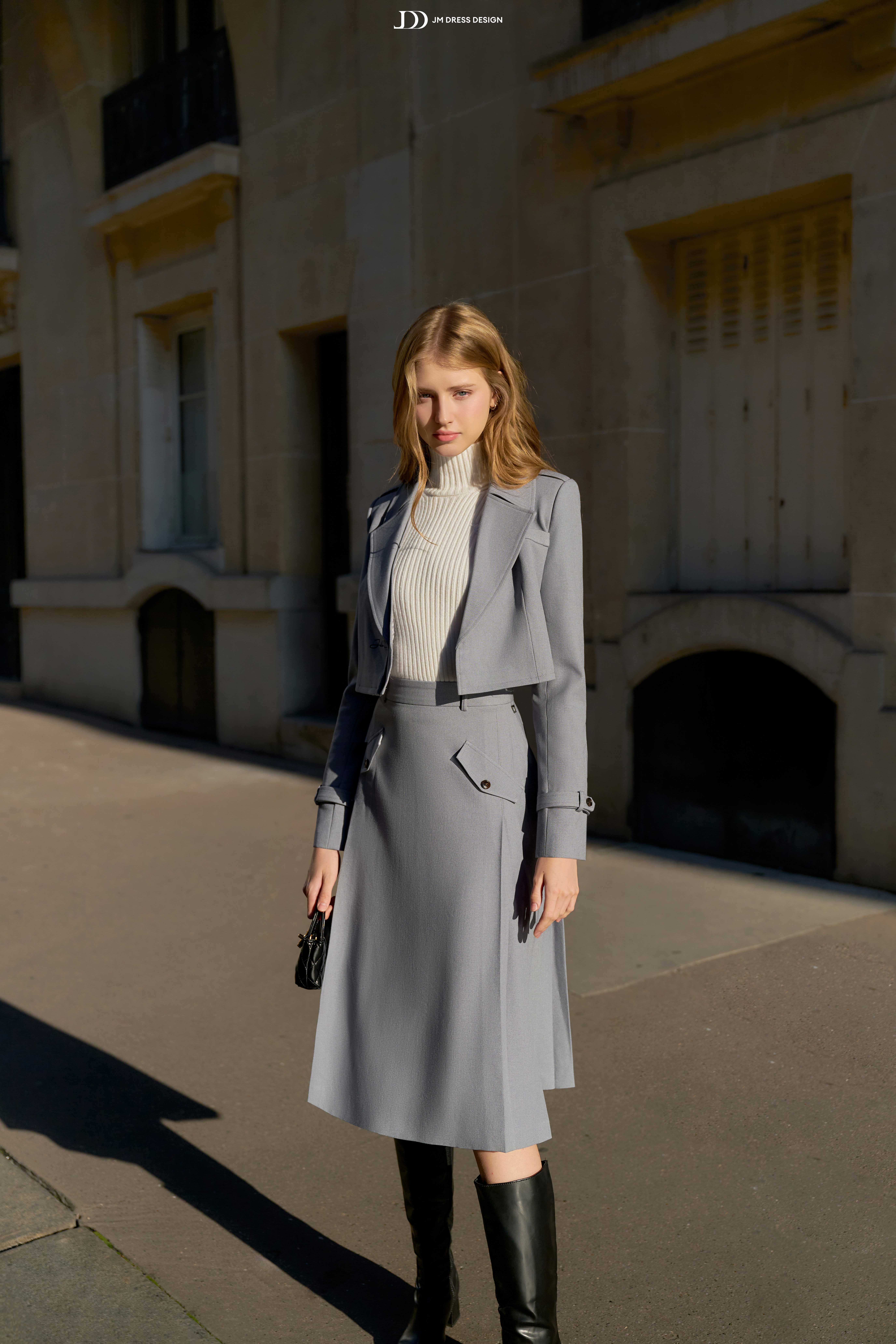 Áo trench coat dáng ngắn 2 nẹp thêu