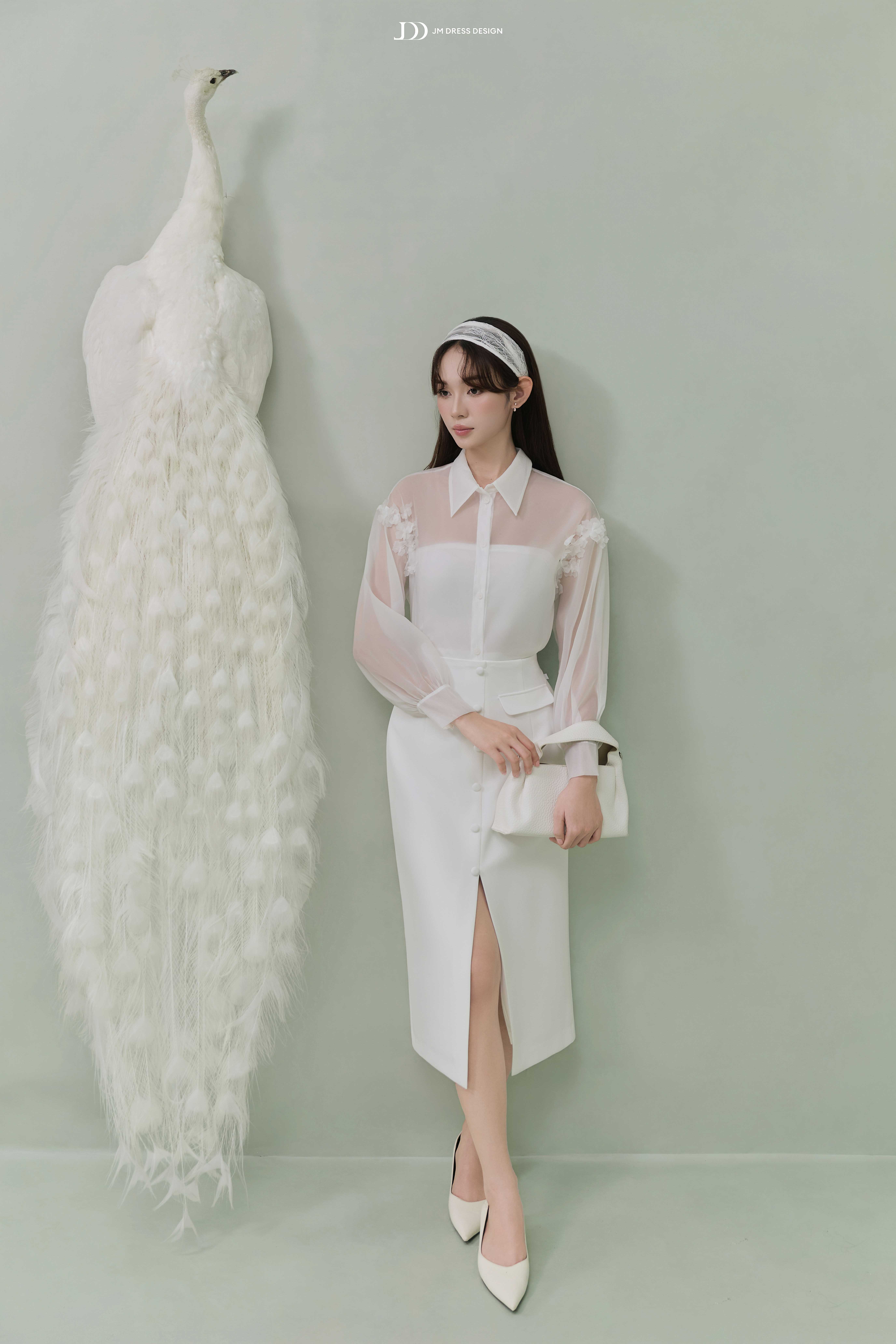 Chân váy xẻ trước cạp liền