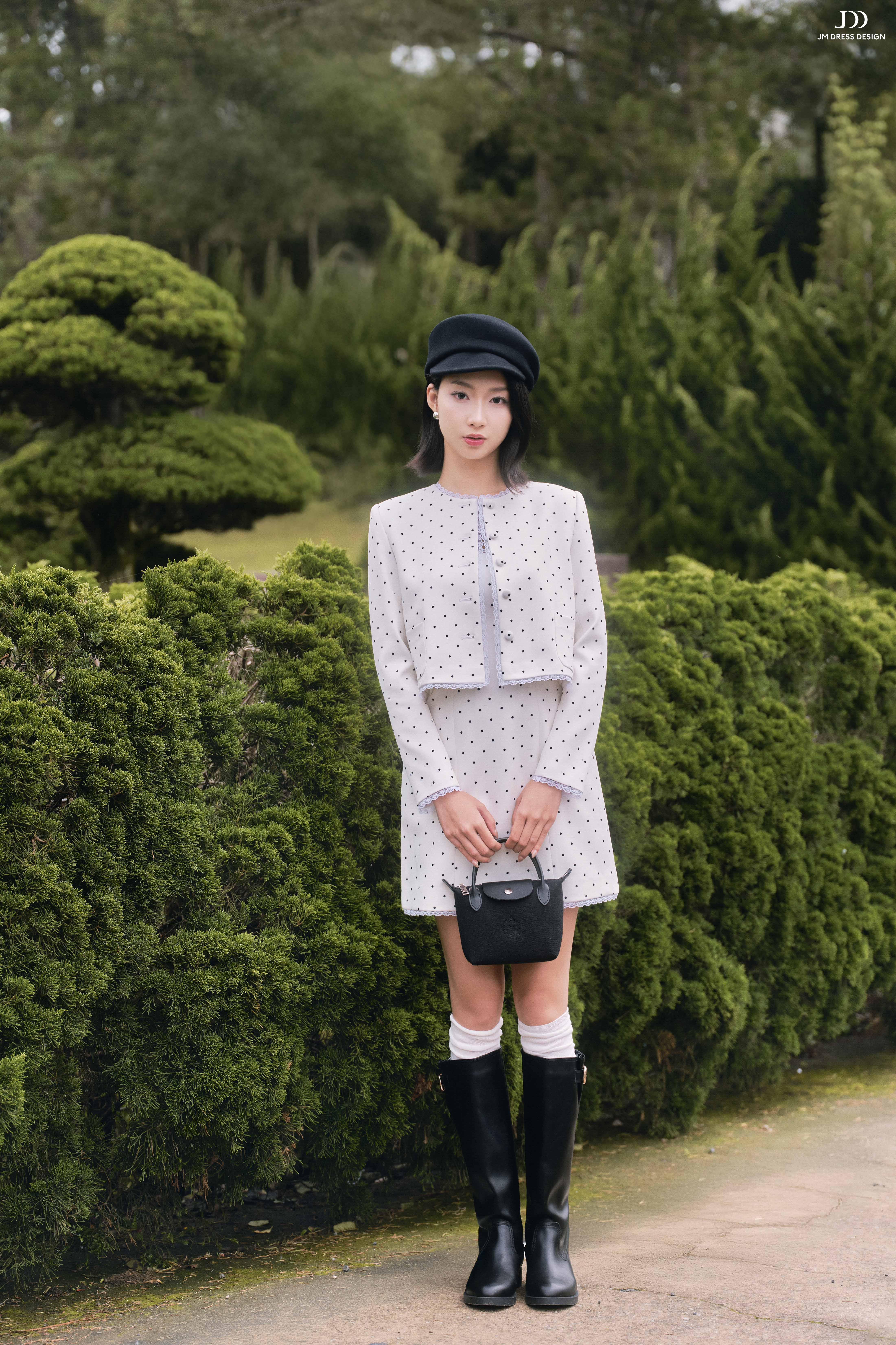 Đầm 2 dây 1 hàng cúc phối ren