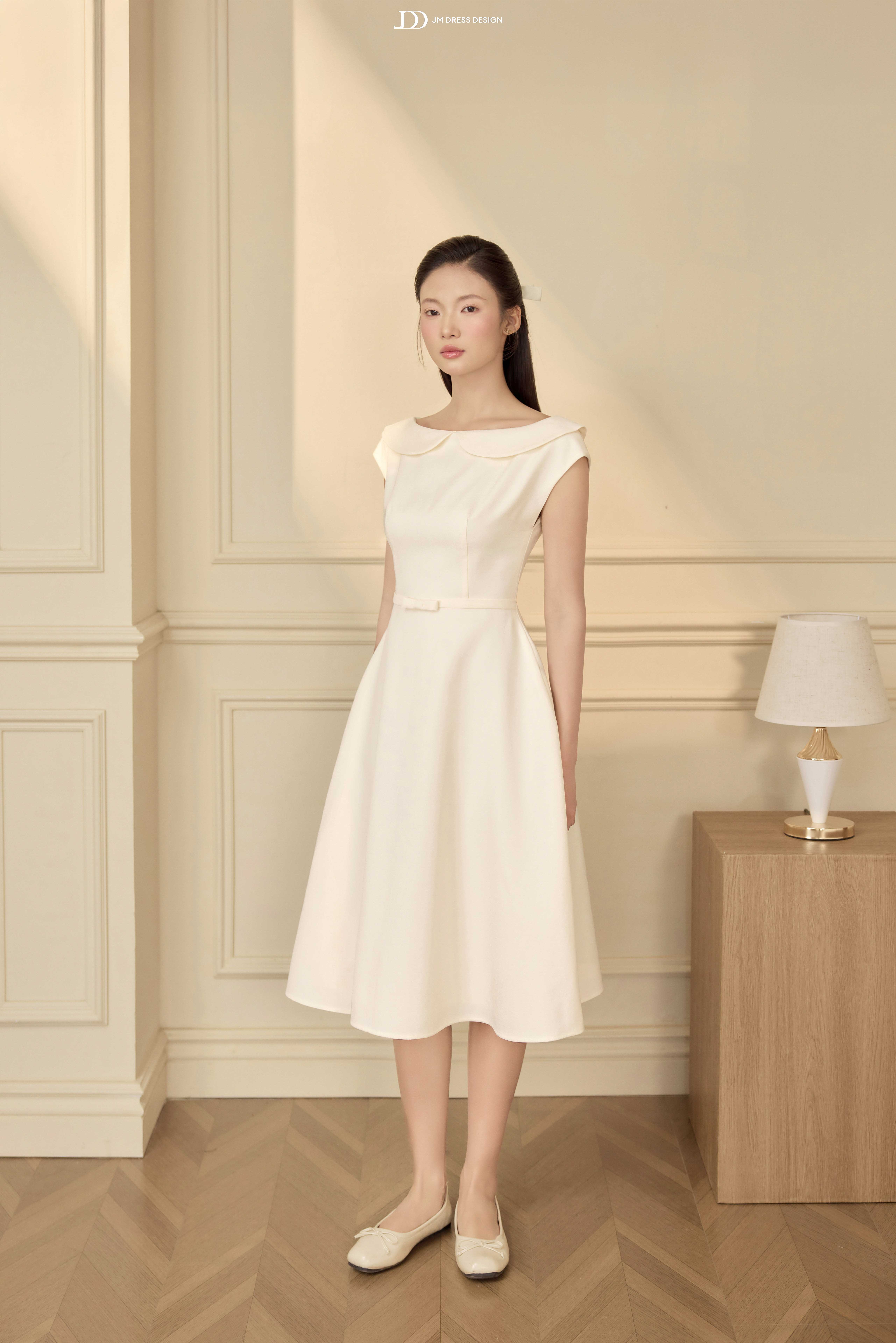 Đầm Thu Đông cổ sen chân đổ