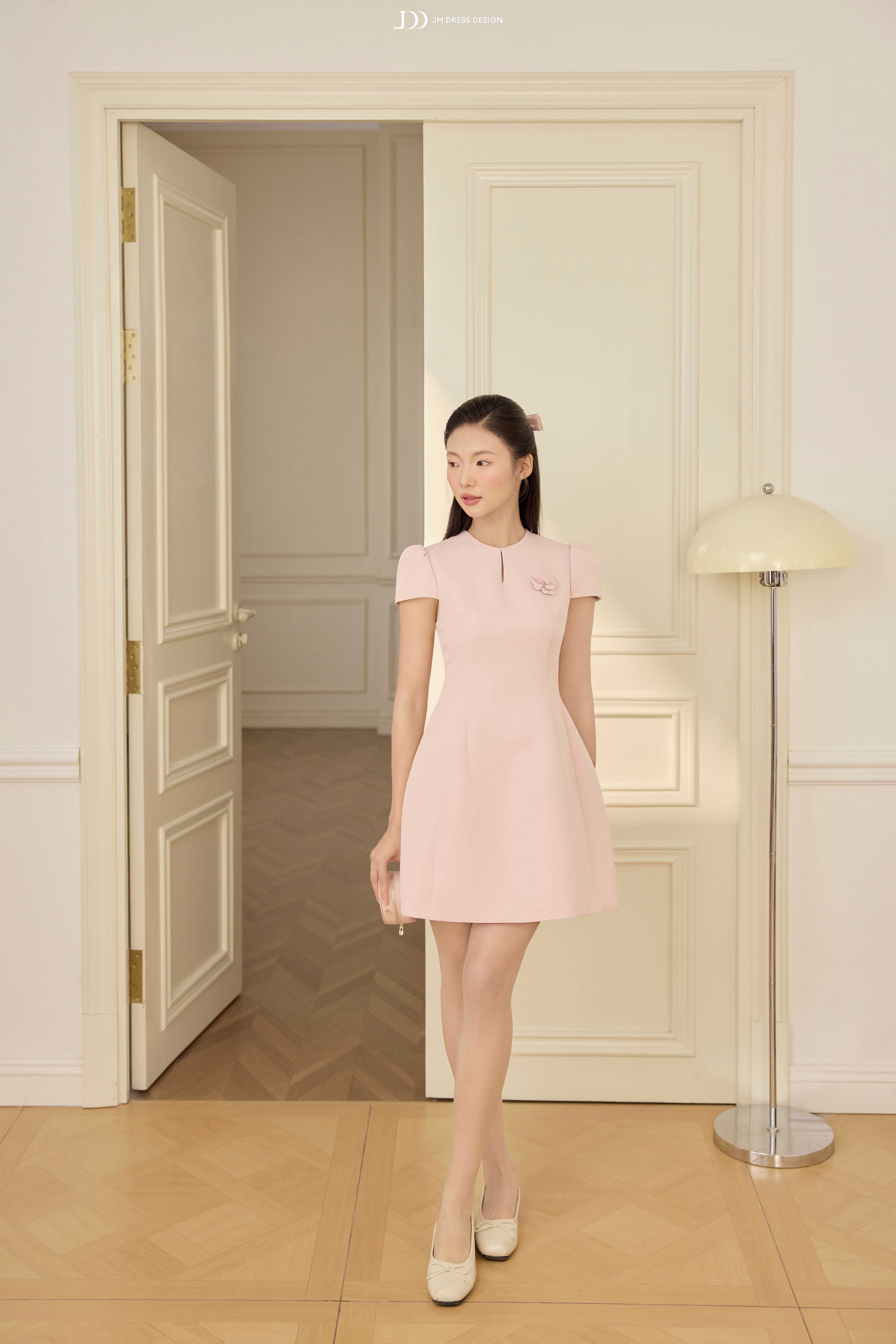 Đầm Thu Đông cổ tròn cutout, đính hoa 3D ngực