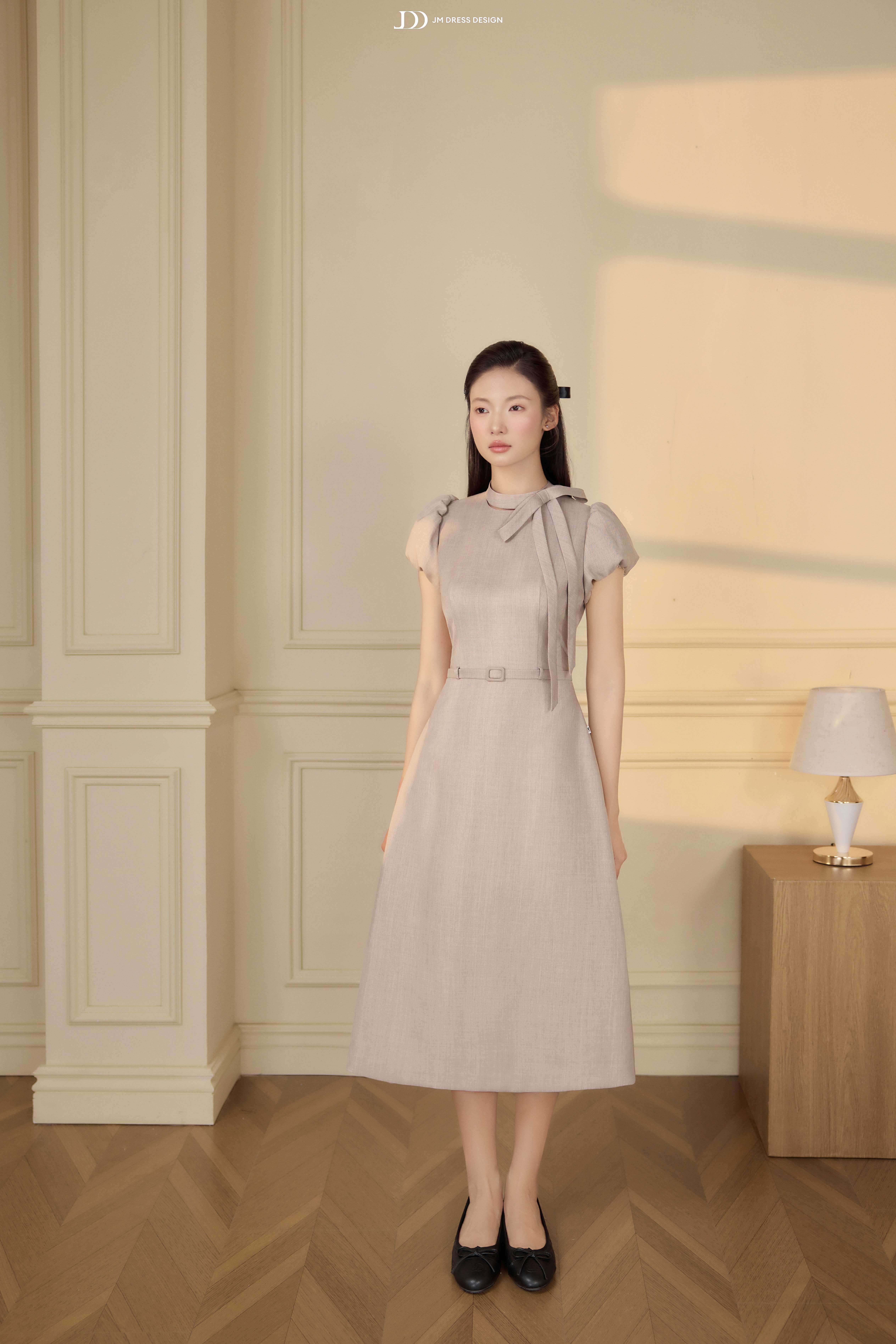 Đầm Thu Đông cổ tròn, thắt nơ cổ rời, chân A