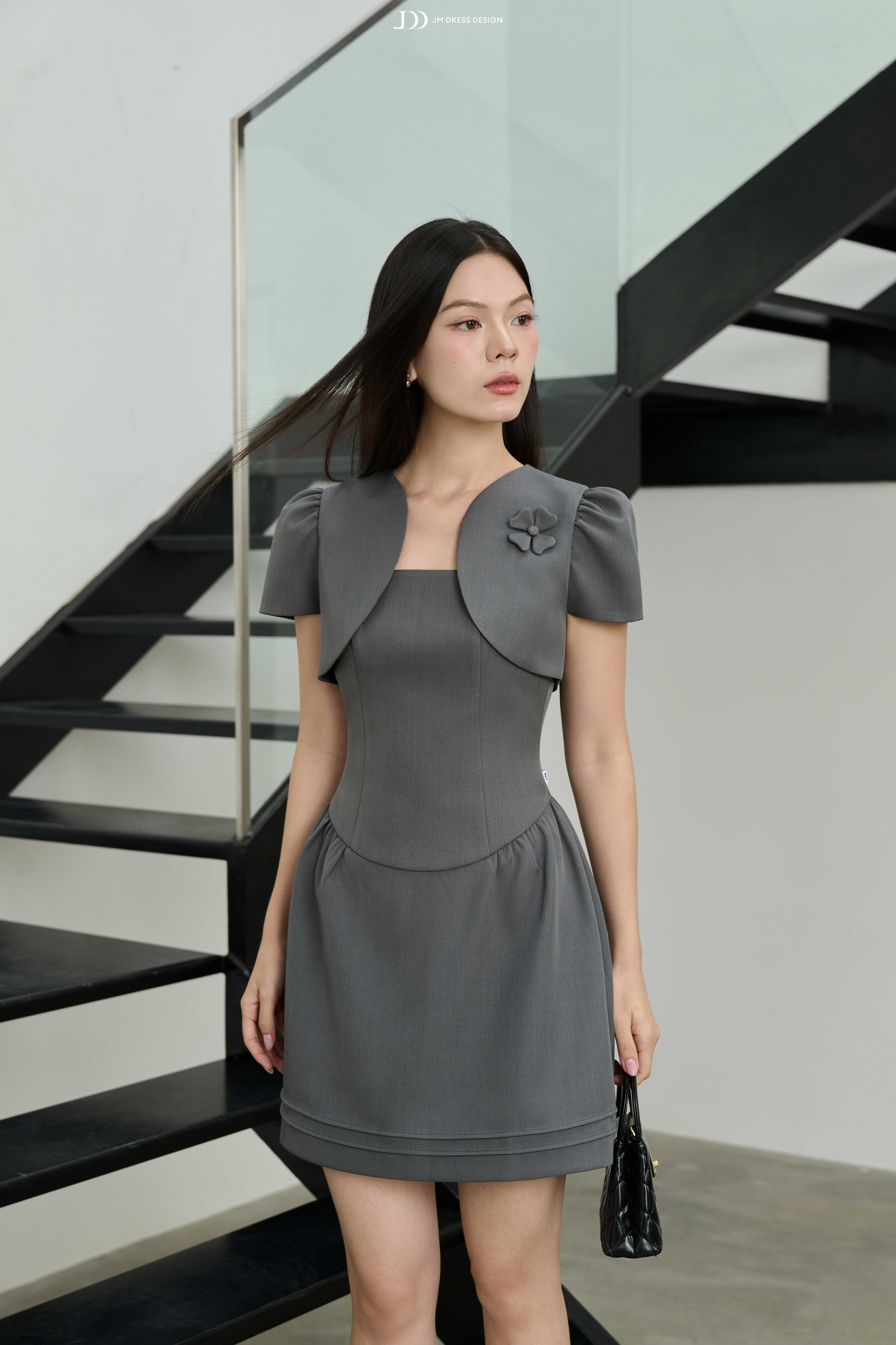 Đầm Thu đông nhún chân bấu mí, giả áo vạt cong