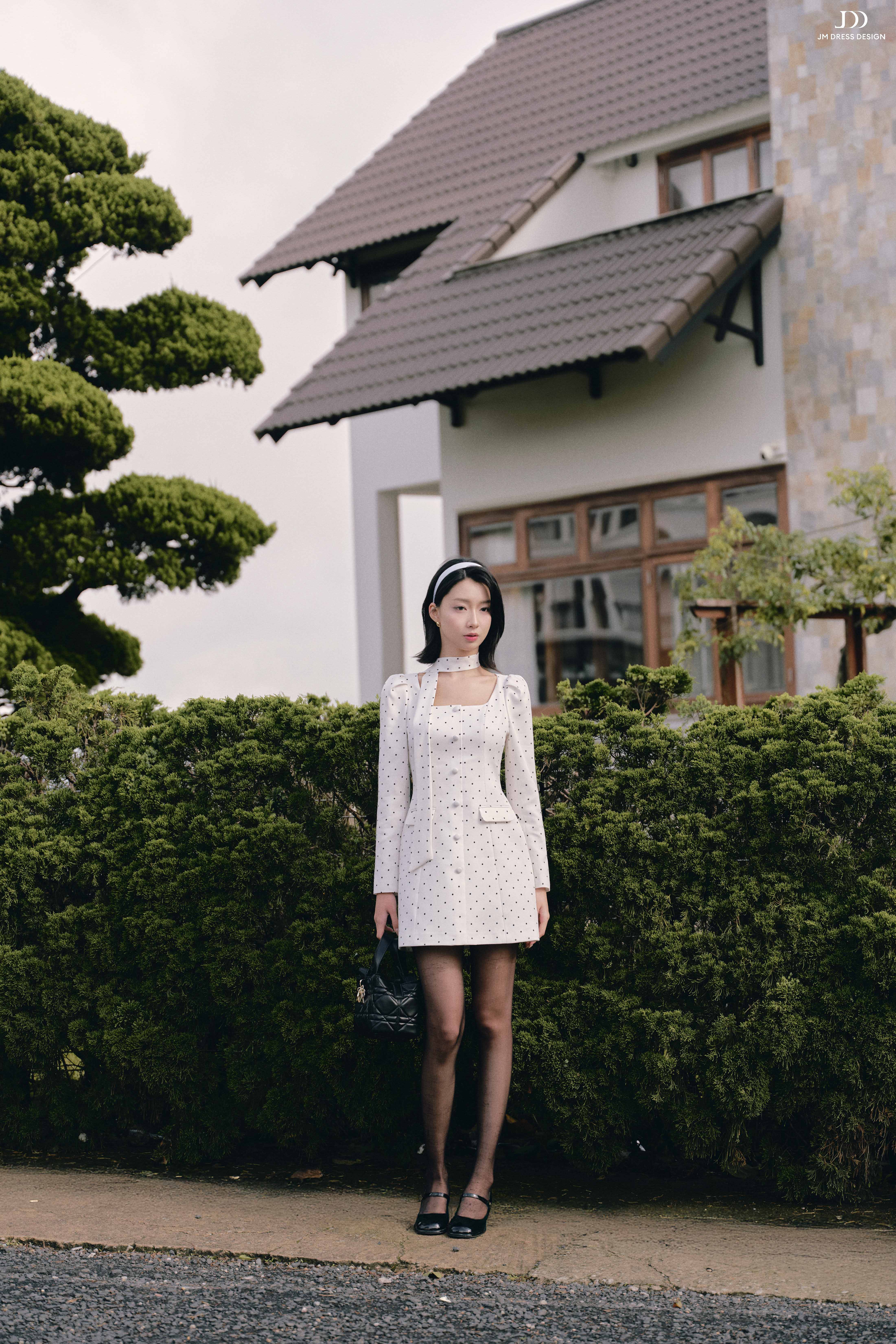 Đầm blazer cổ u nhỏ tay bồng, dây thắt cổ