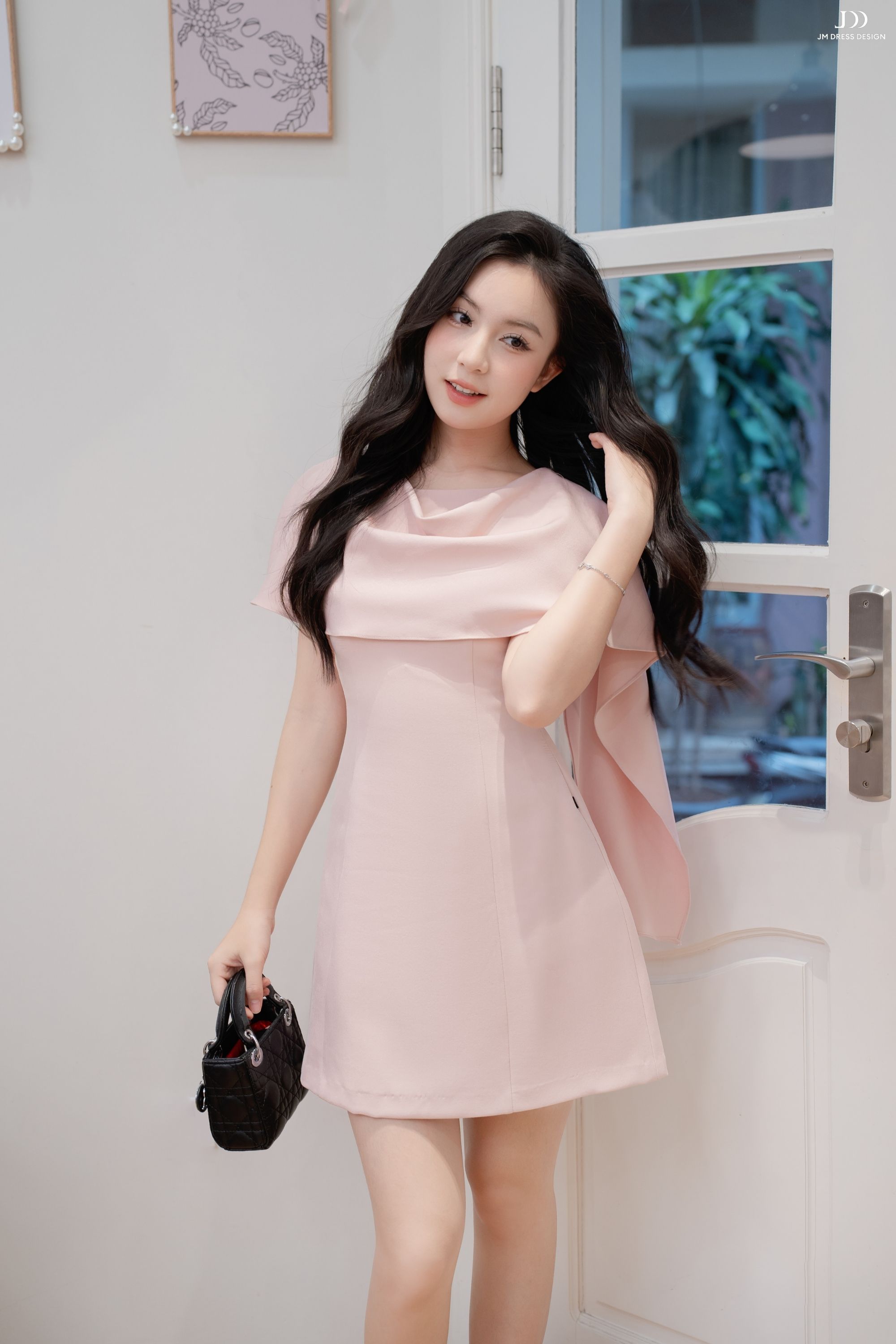 Đầm cổ giả khăn vắt cài hoa