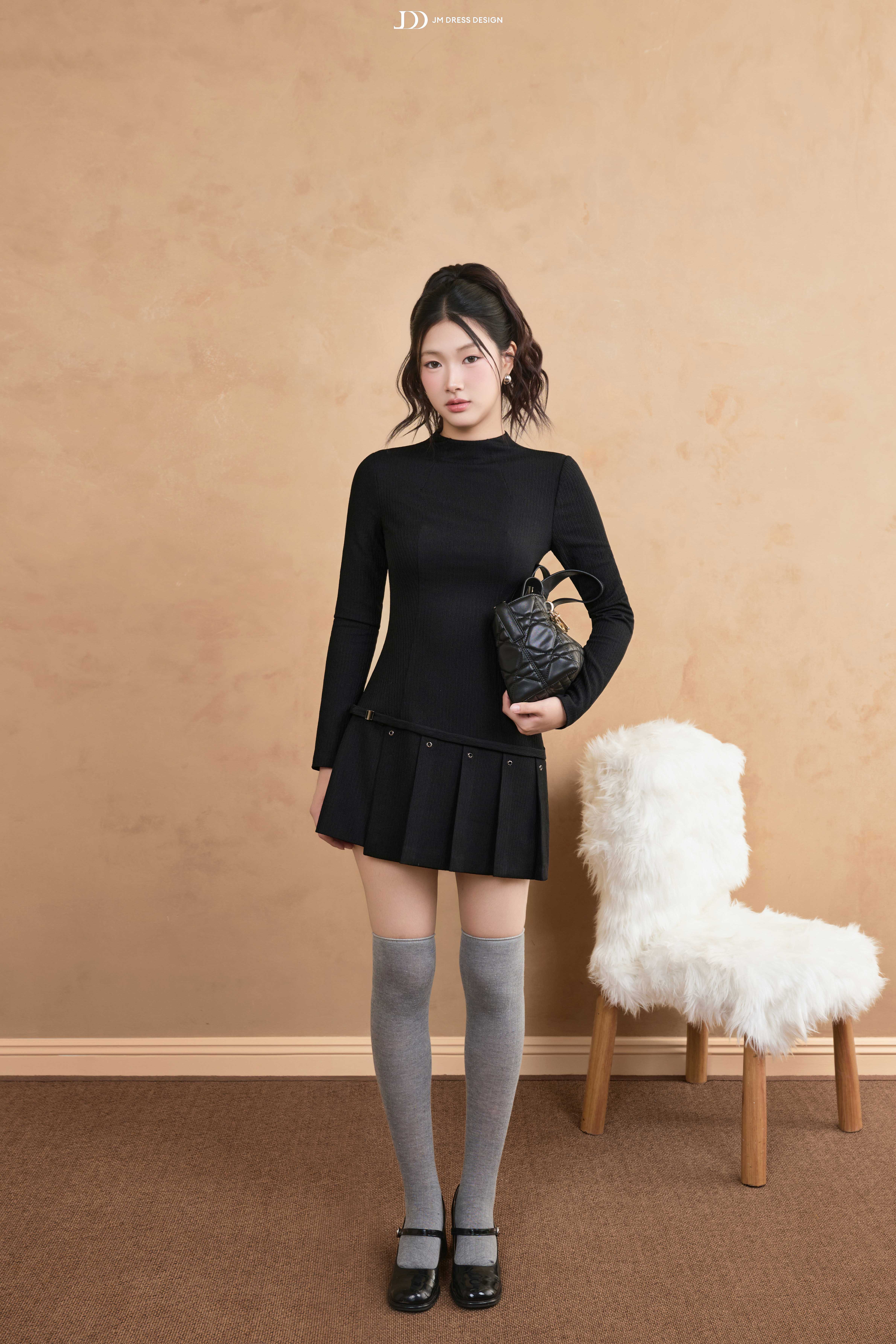 Đầm cổ leo chân xếp ly dập ore