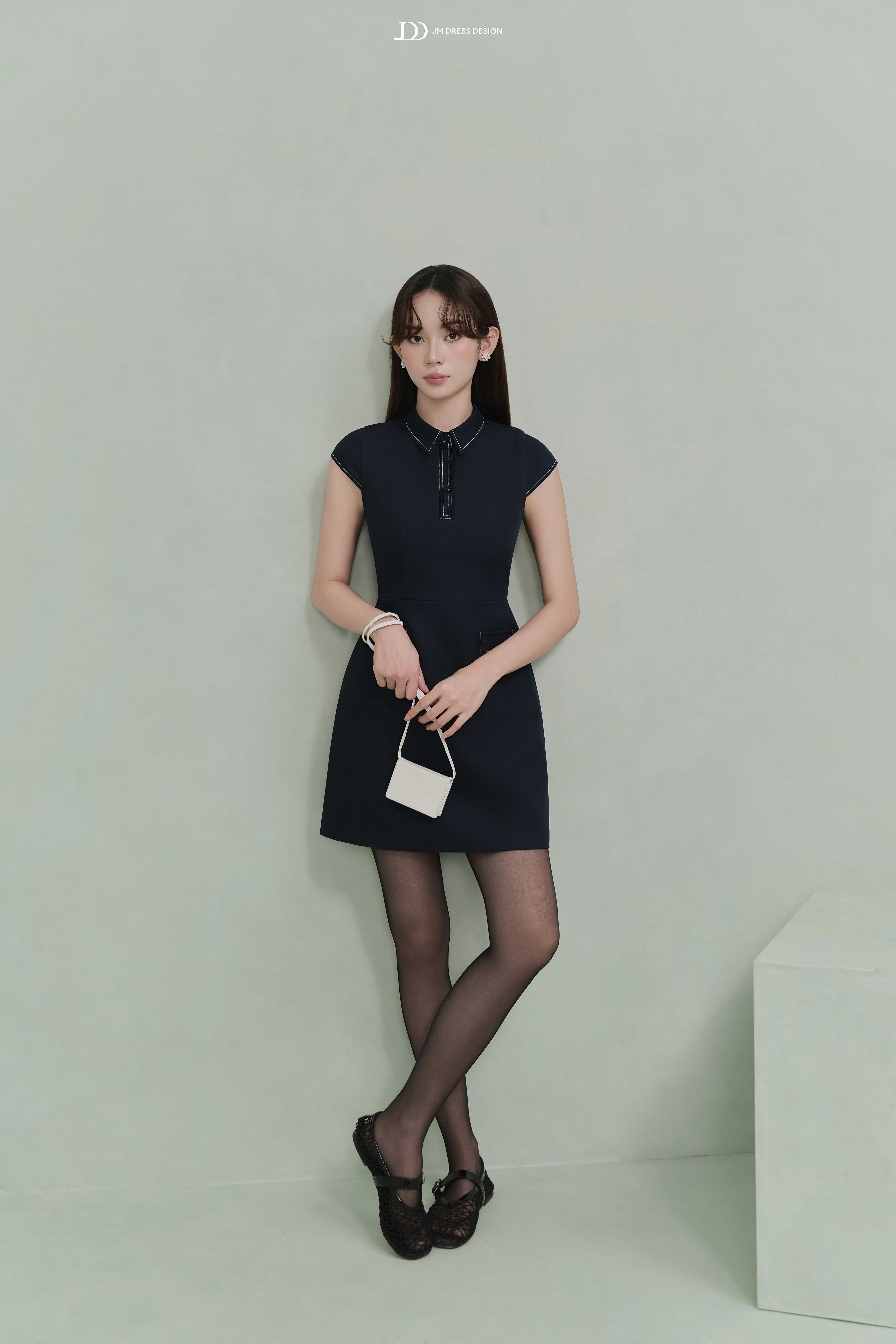 Đầm dáng A cổ đức may diễu chỉ