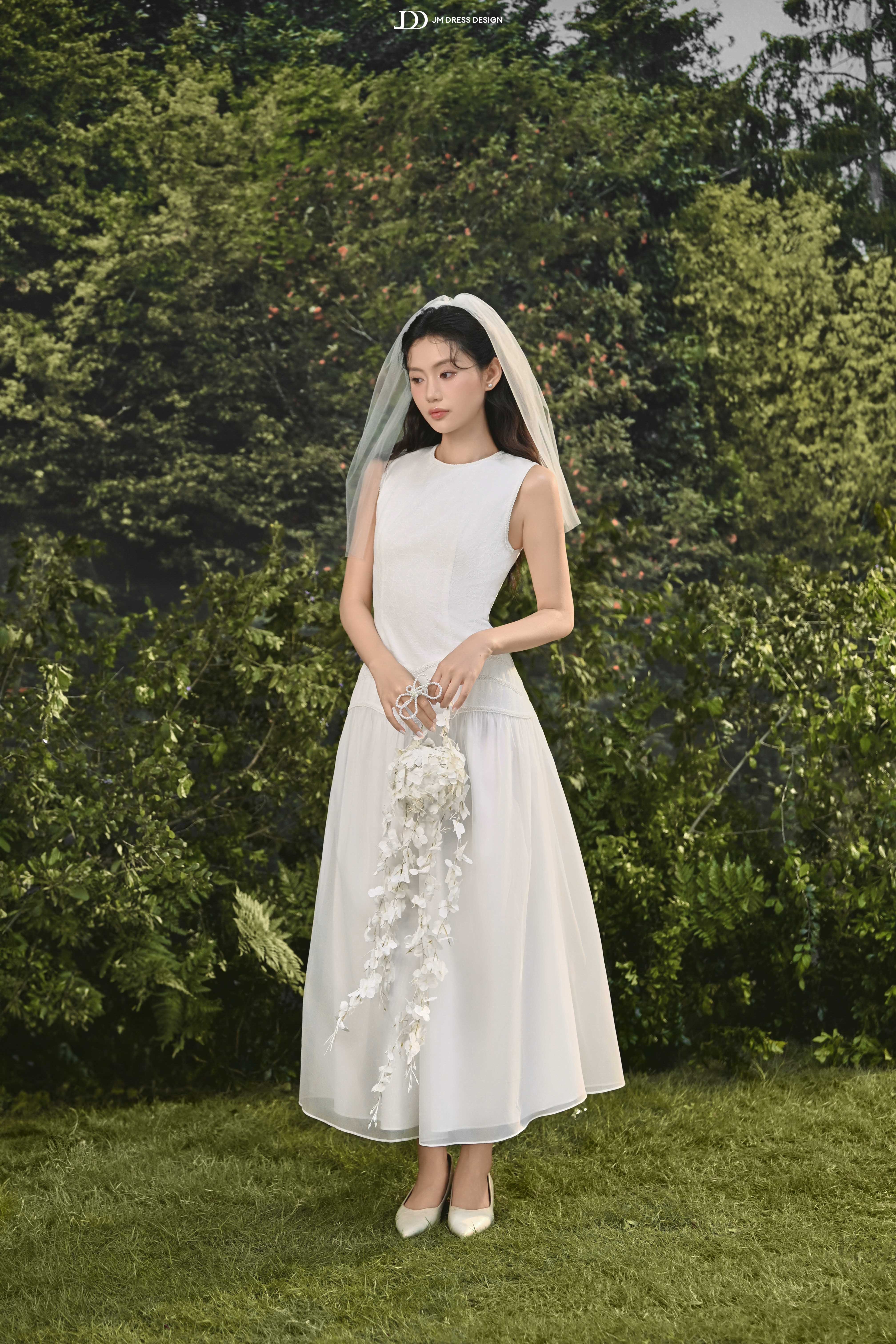 Đầm sát nách đè dây ren phối nhún chân