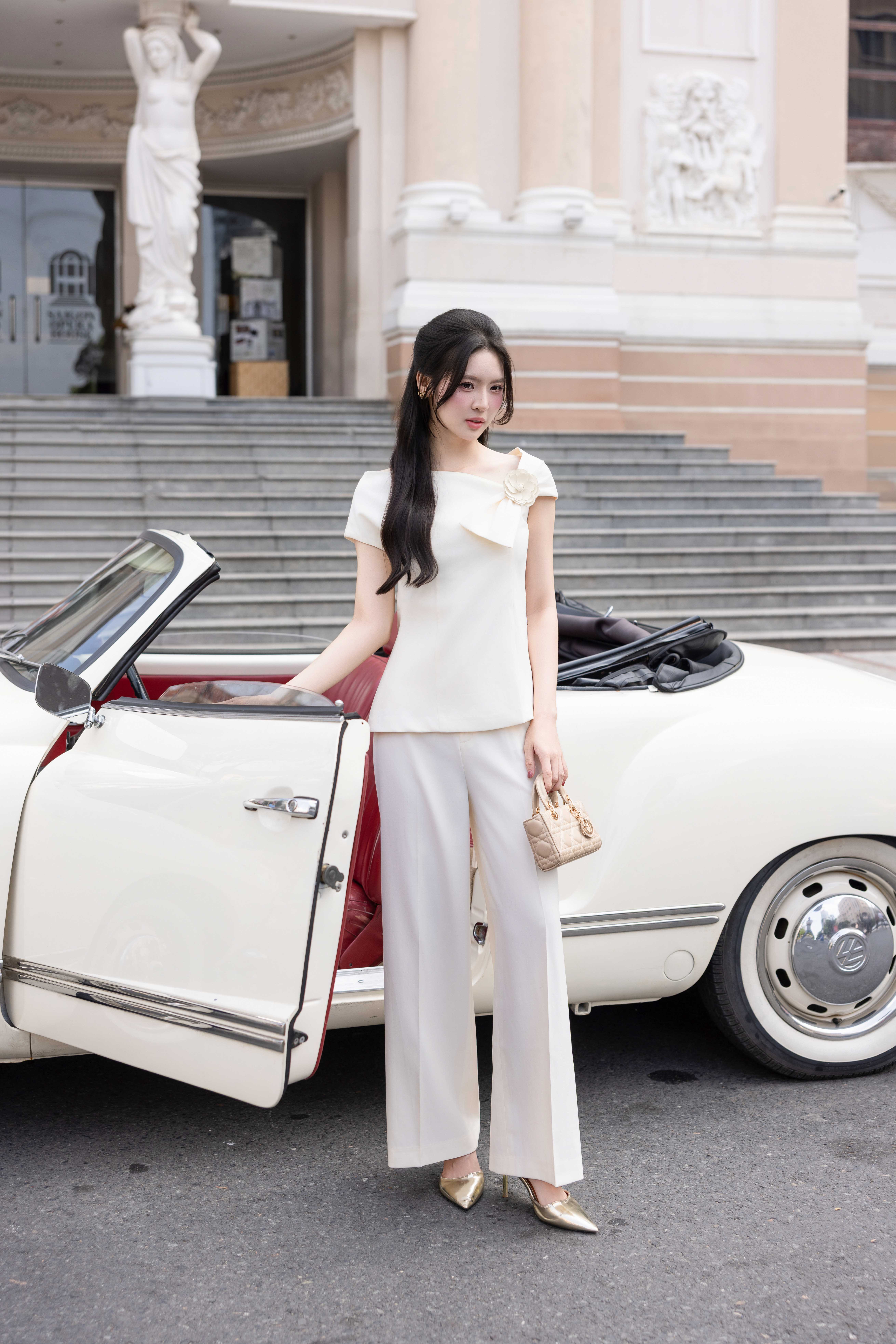 Quần ống xuông thêu túi cơi