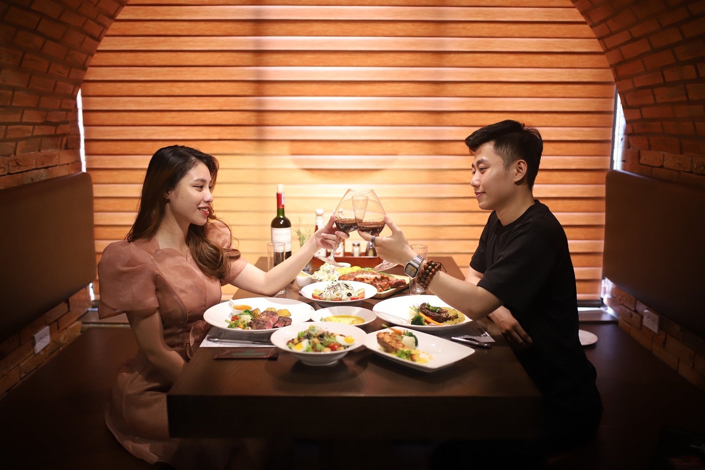 Nhà hàng Steak ngon tuyệt tại Hà Nội: Gợi ý ưu tiên cho những buổi hẹn hò!