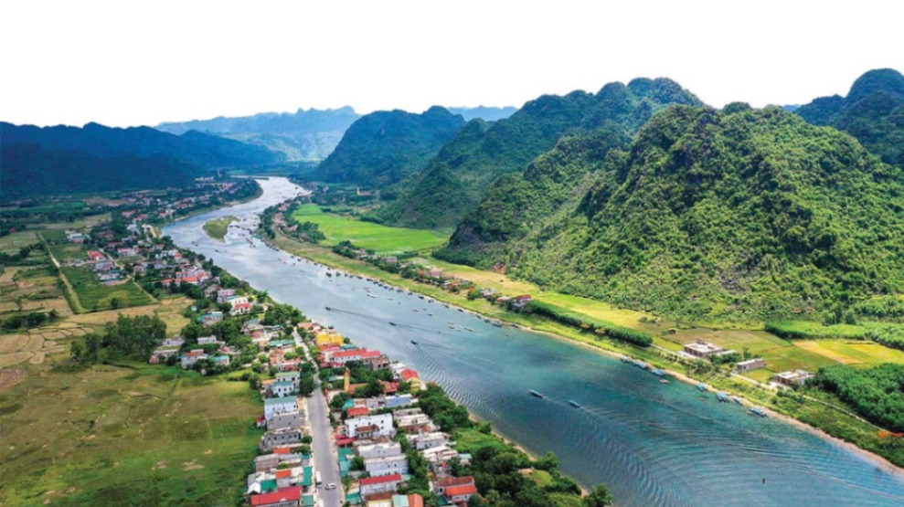 Kinh nghiệm du lịch Quảng Bình: Khám phá vương quốc hang động và những bãi biển hoang sơ