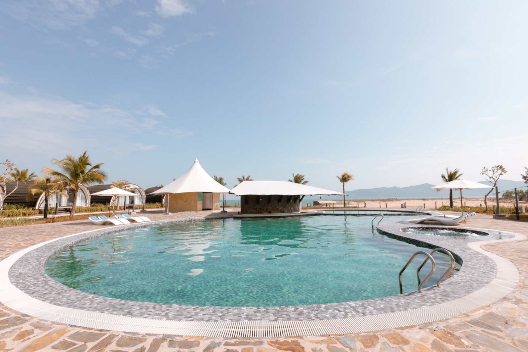 Đầu Rồng Resort Đảo Cái Chiên
