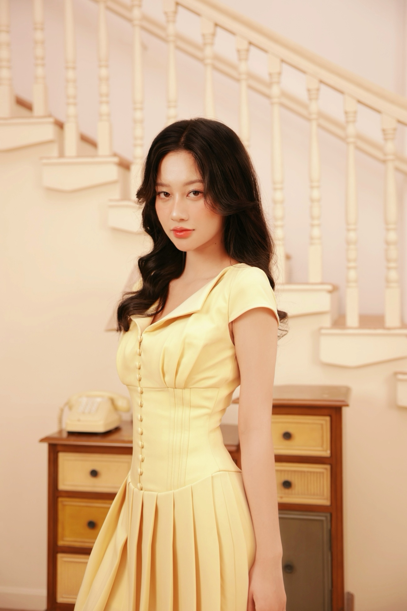 Đầm xếp ly nút bọc BST 9/2024
