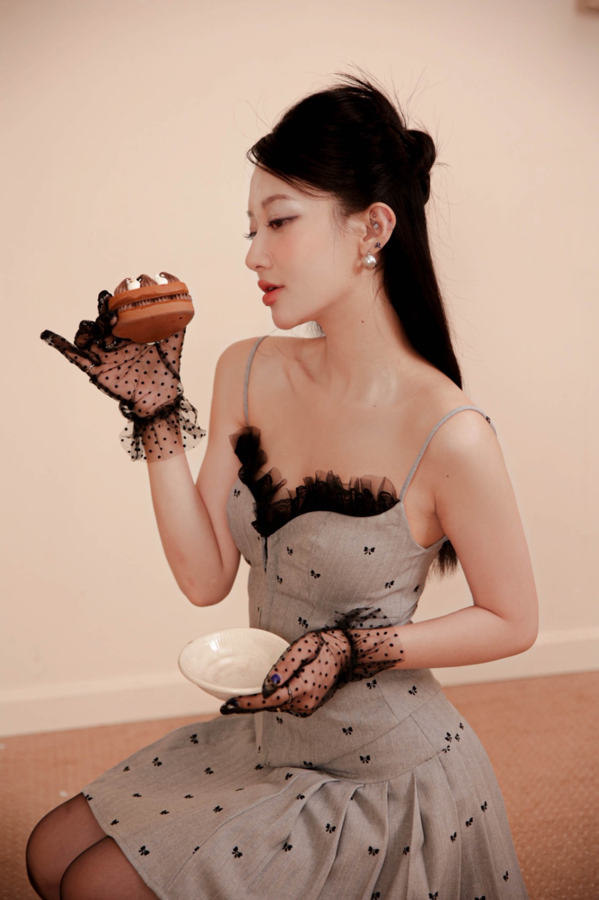 Chân váy Màu Xám Nơ Đen Nữ - Chocolate Chip Cookies BST T9/2024