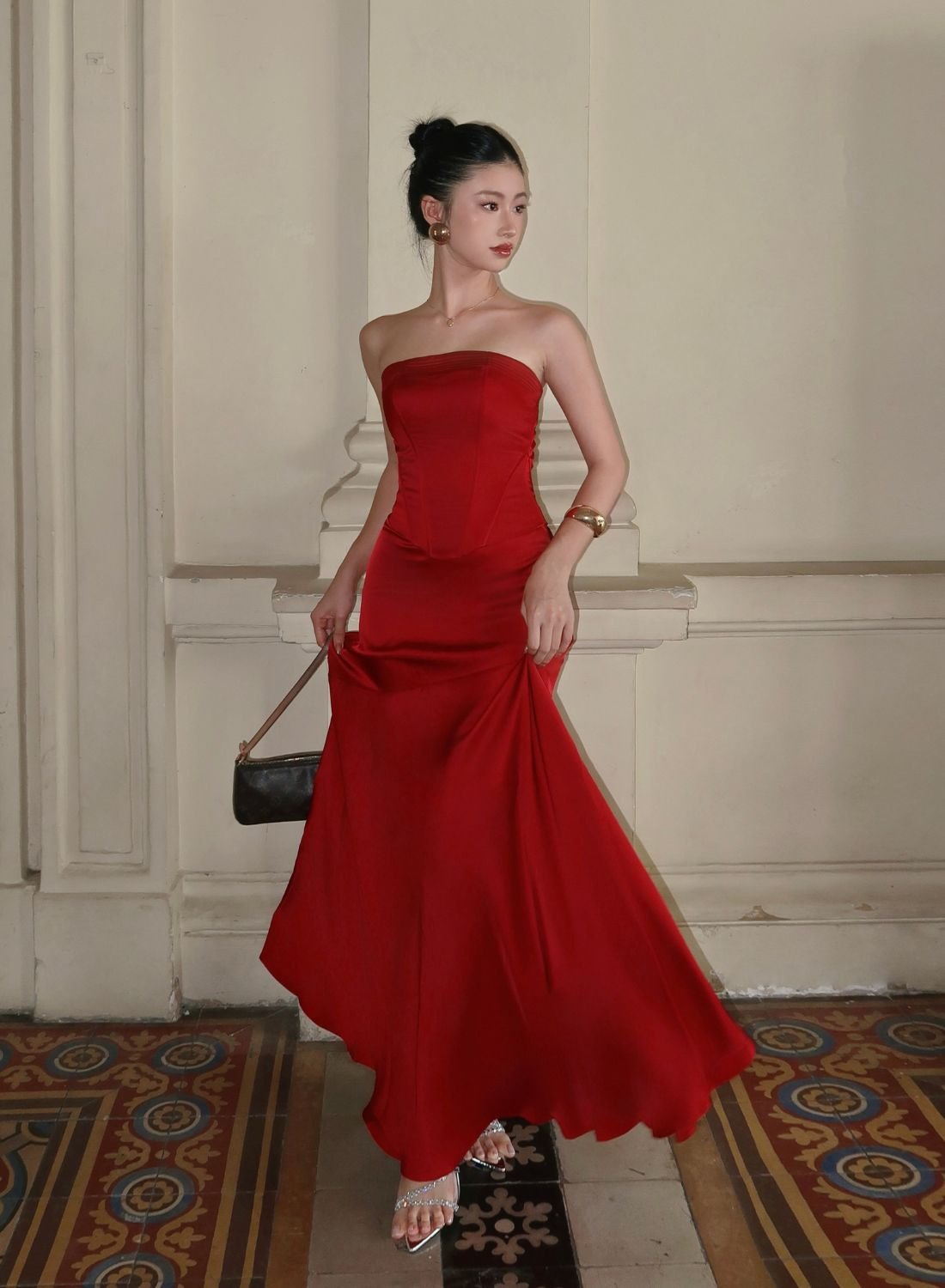 Áo Corset Và Chân Váy Vạt Xéo Có Gọng Chất Lụa Đanh Nữ
