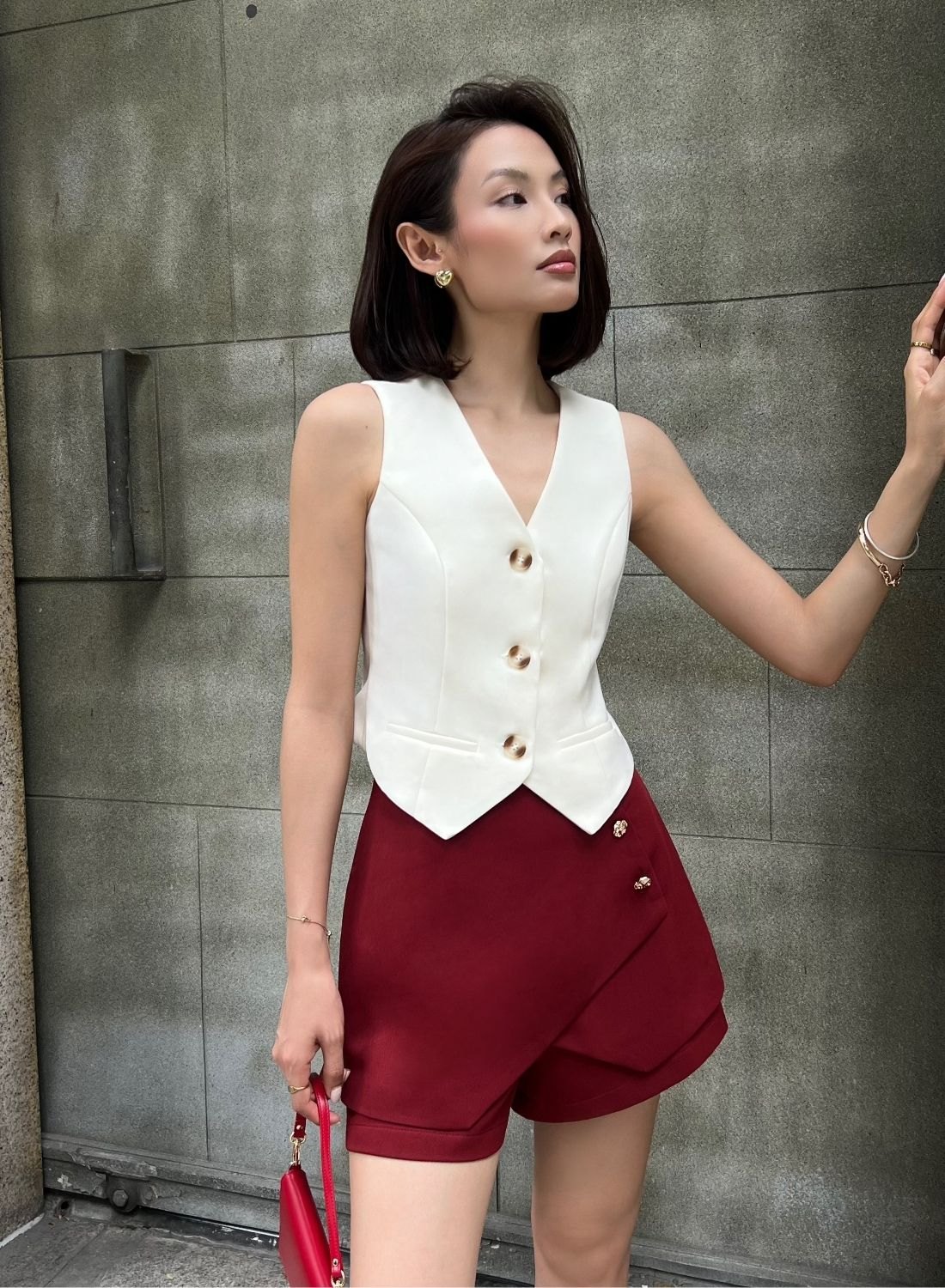 Quần giả váy dáng ngắn vạt chéo 3 nút BST T3/2025 - L - đỏ đô