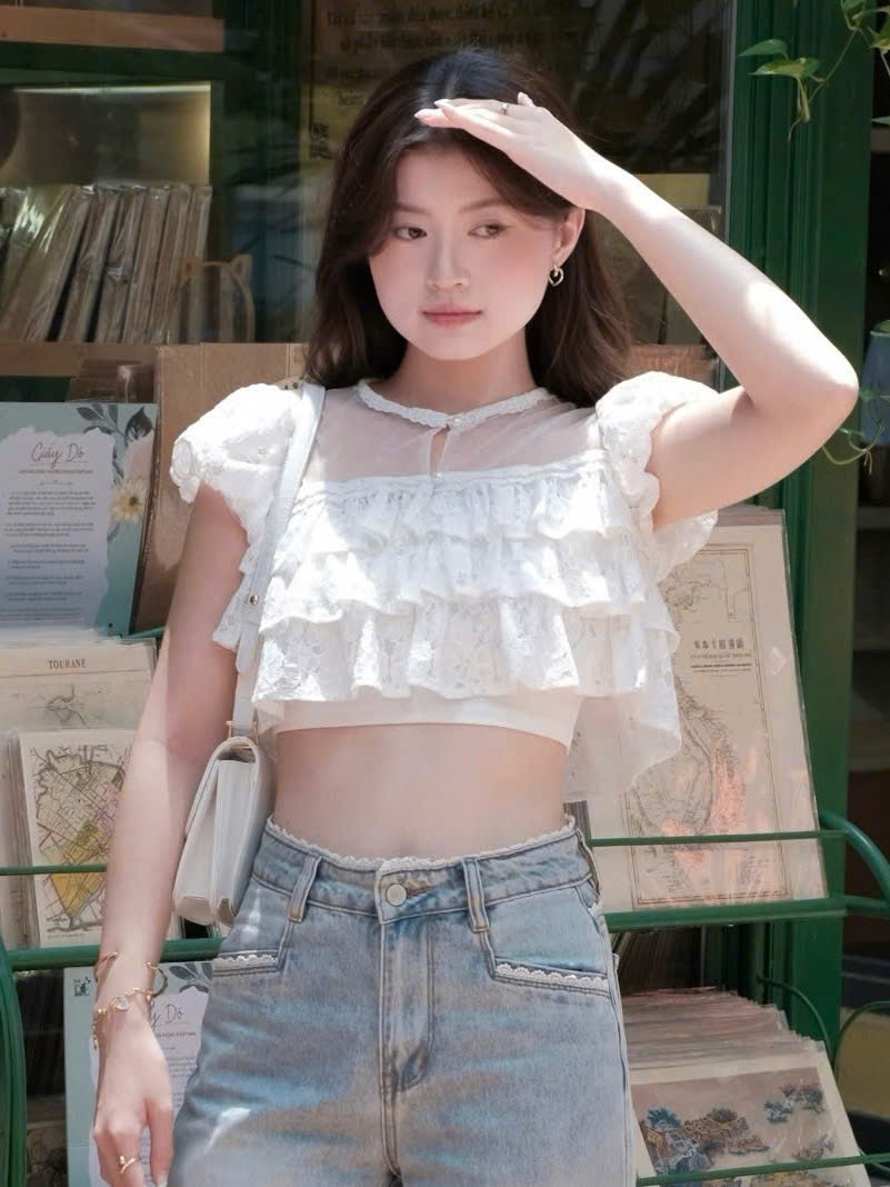 Áo croptop ren 3 tầng tay phồng - AK005-2508LAT