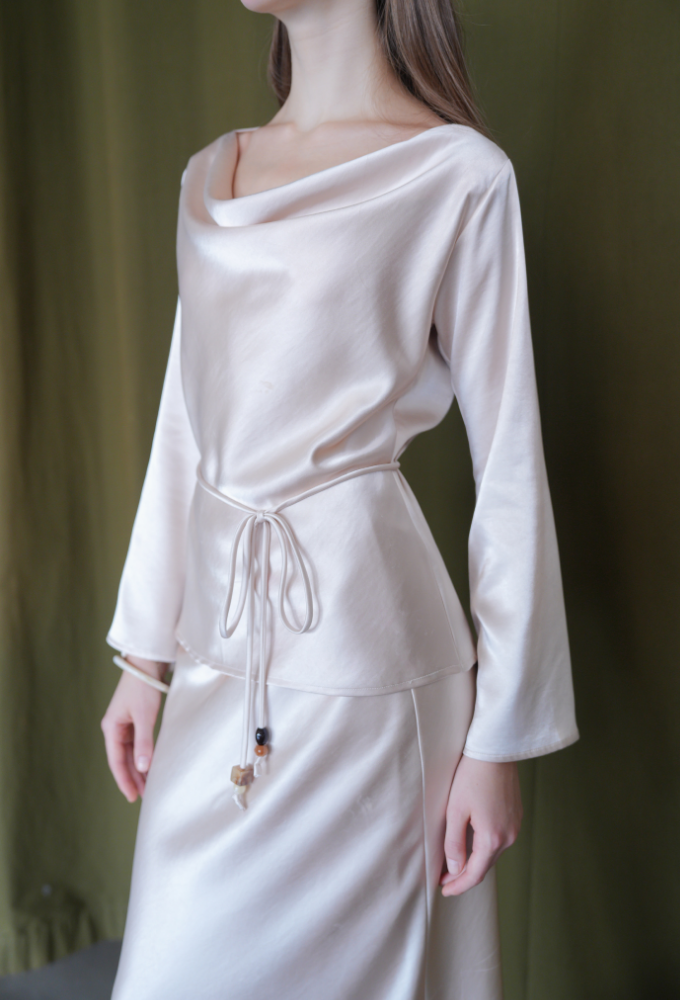 Áo Lụa Cổ Đỗ Tay Loe La Boutique