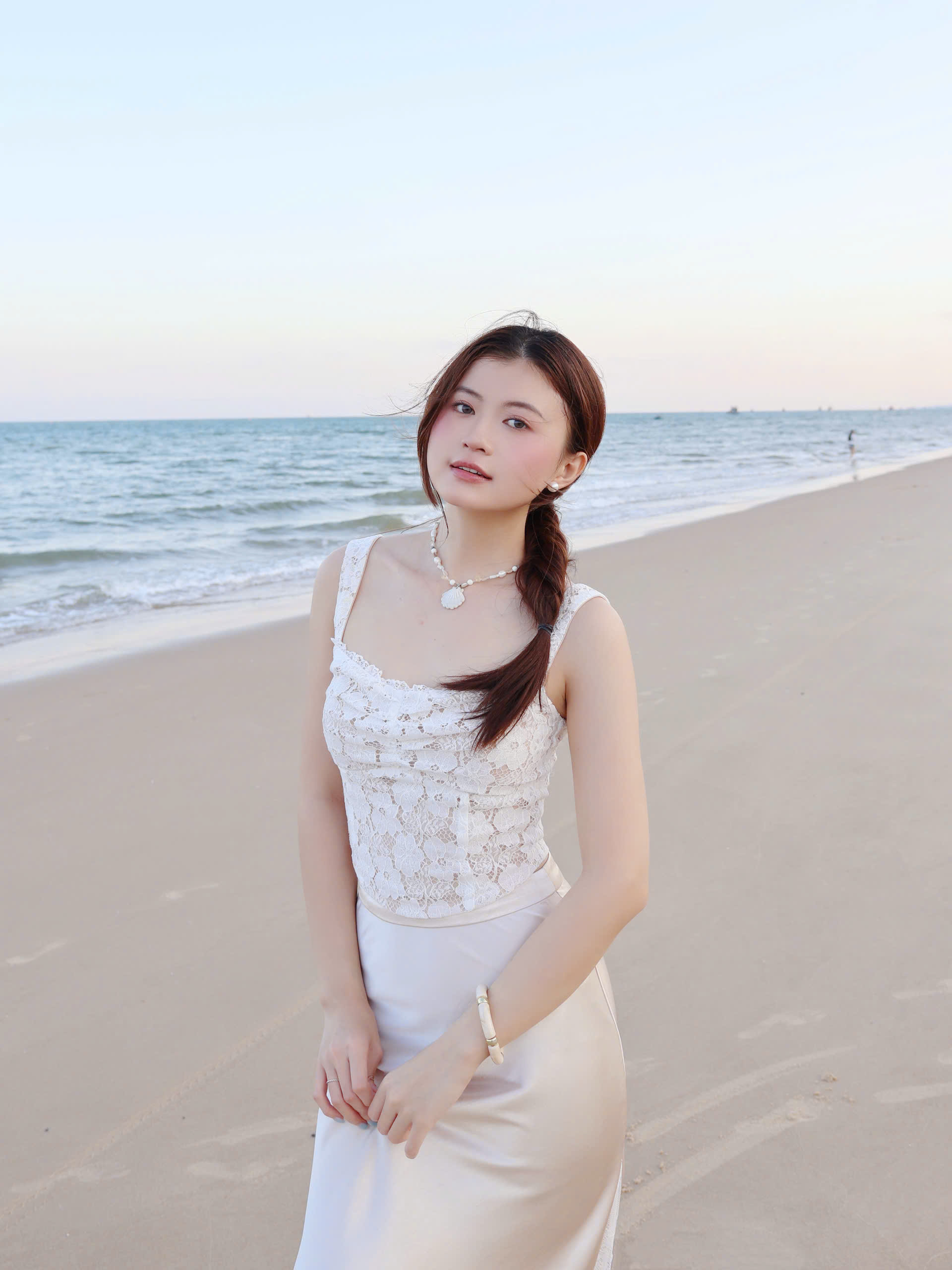 Áo Ren Hai Dây Bảng To La Boutique