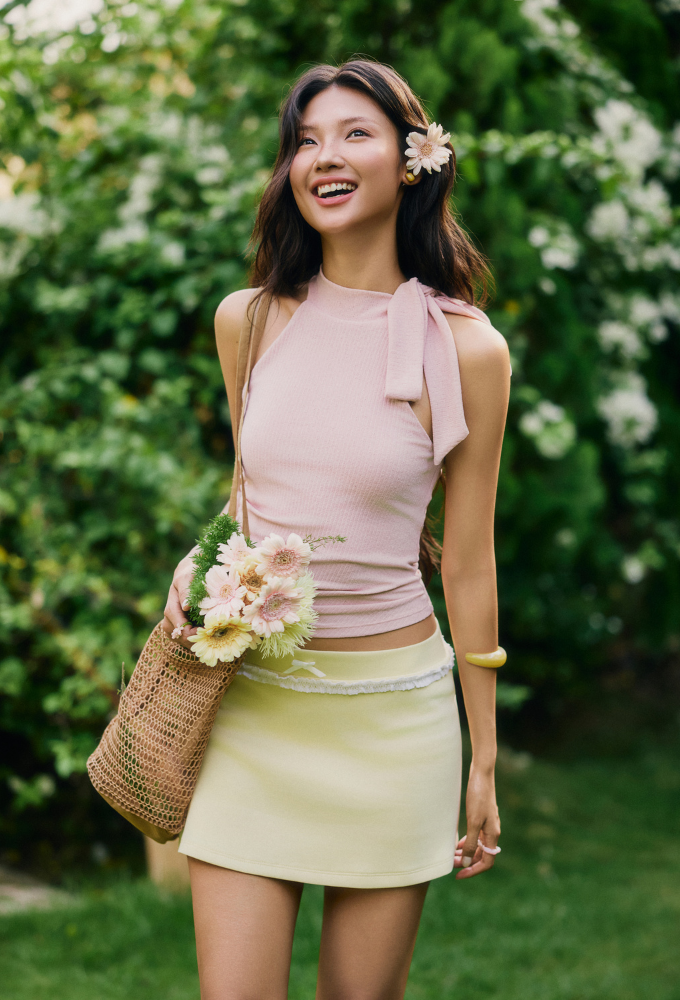 Áo Thun Croptop Cổ Yếm Cột Nơ Cổ La Boutique SS26 - AT011-2605LAT