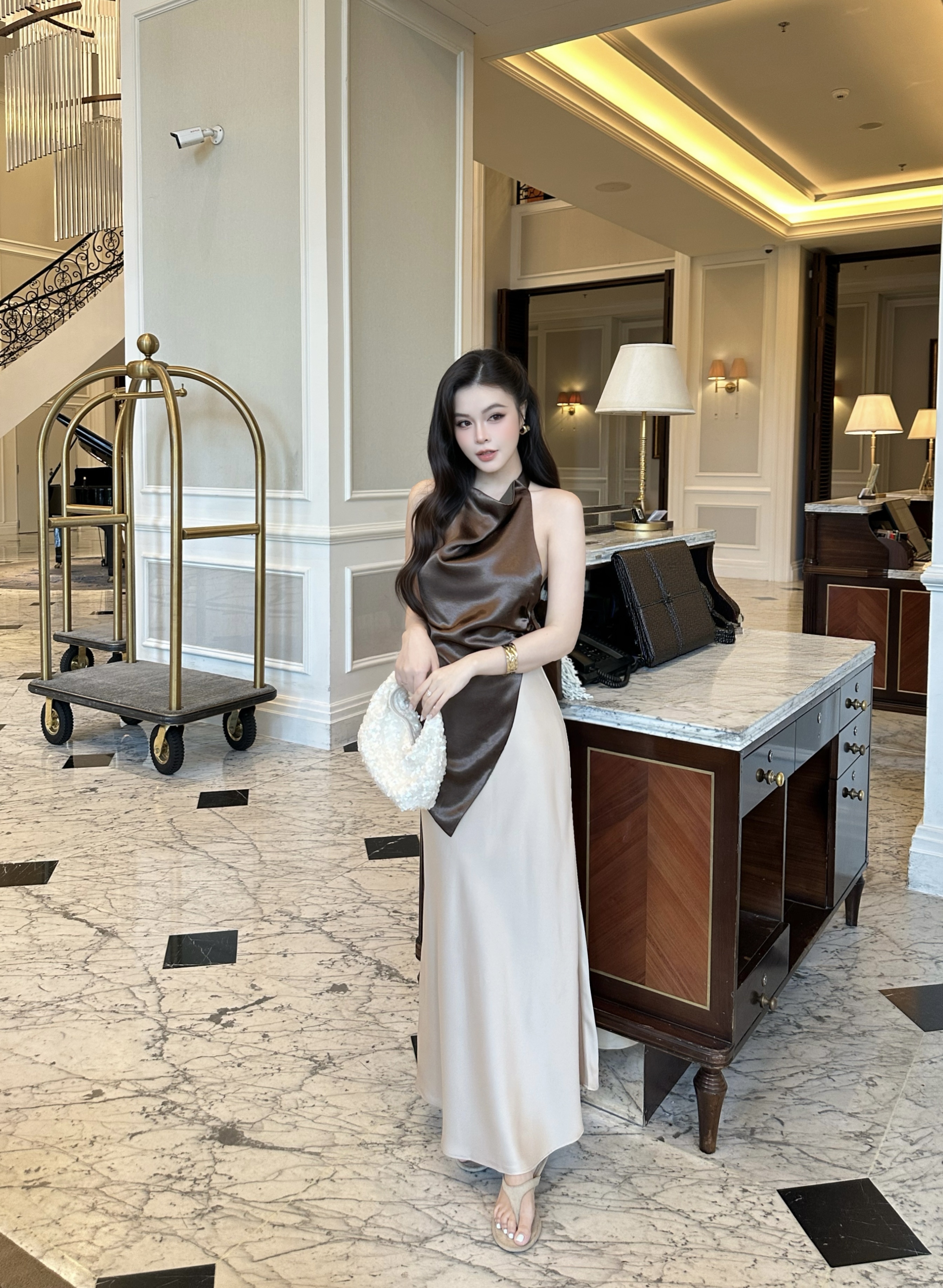 Áo lụa cổ yếm VẠT CHÉO hở lưng AK034-2608LAT