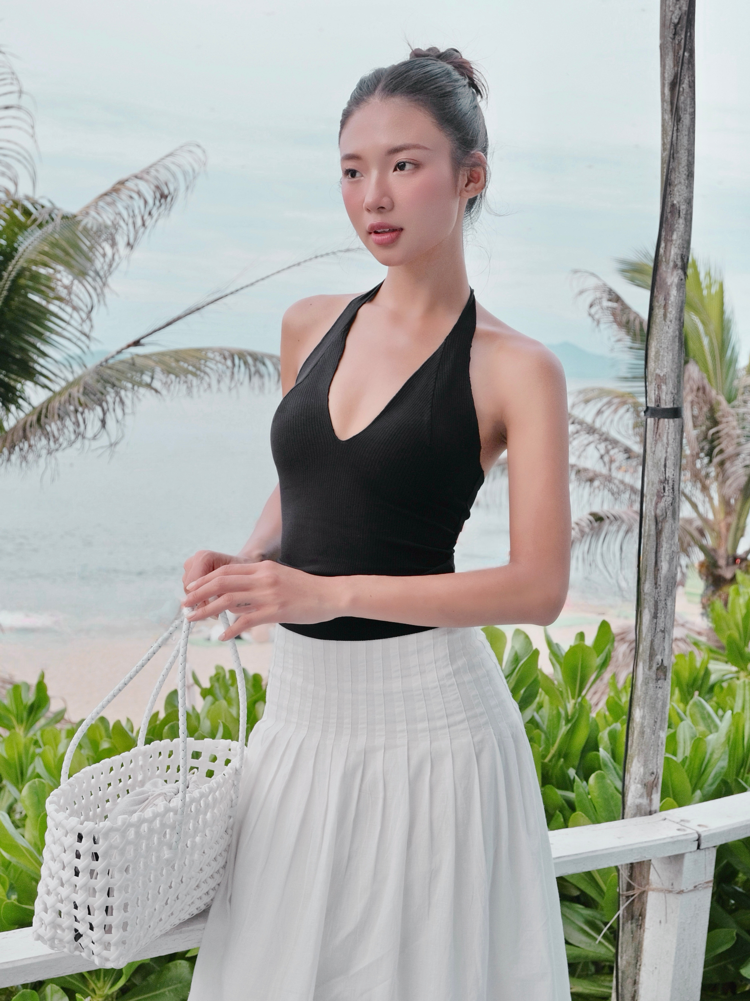 A094 | Áo Thun Yếm Cổ V