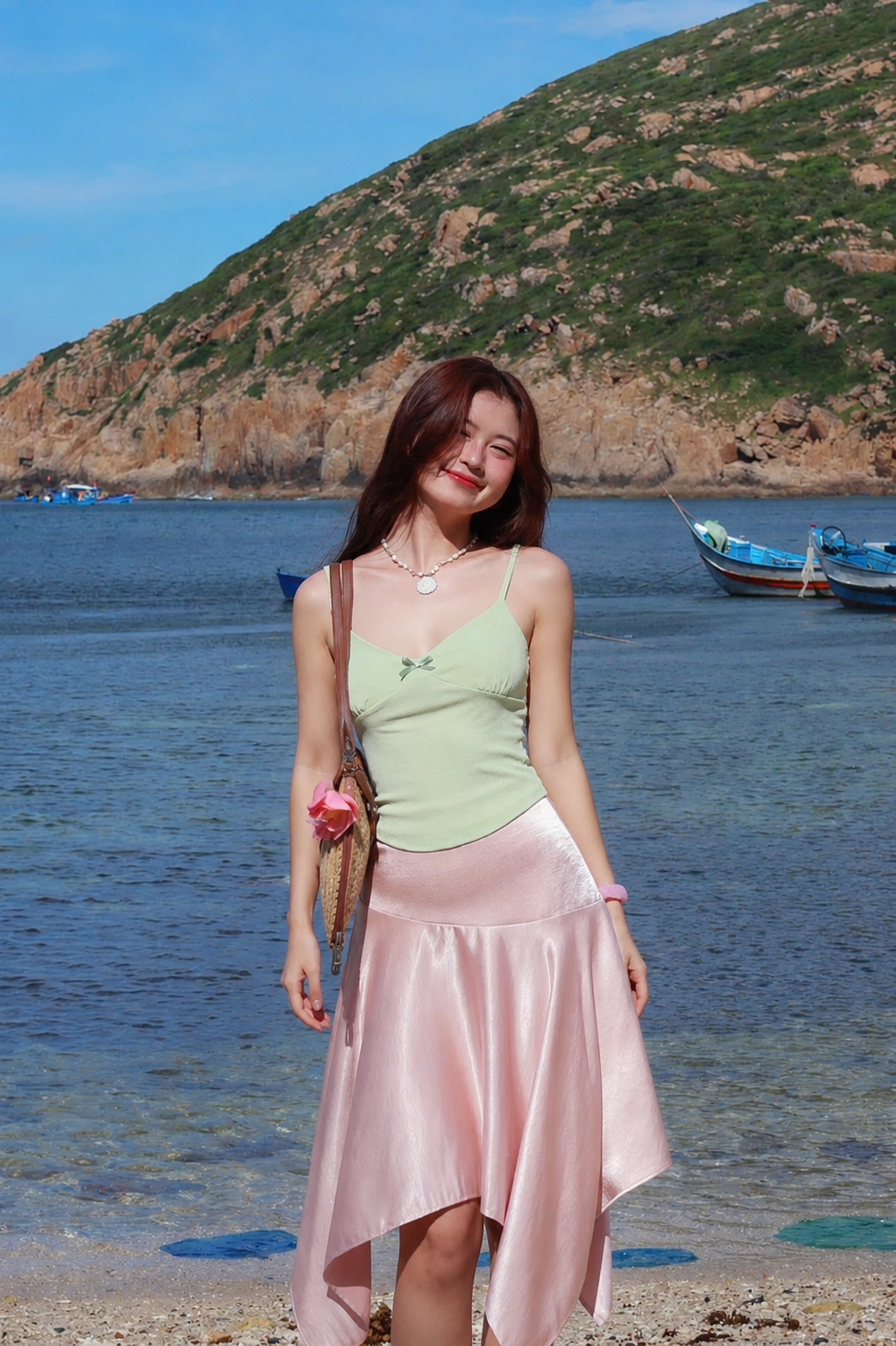 VN004 | Chân Váy Lụa Lửng Lai So Le