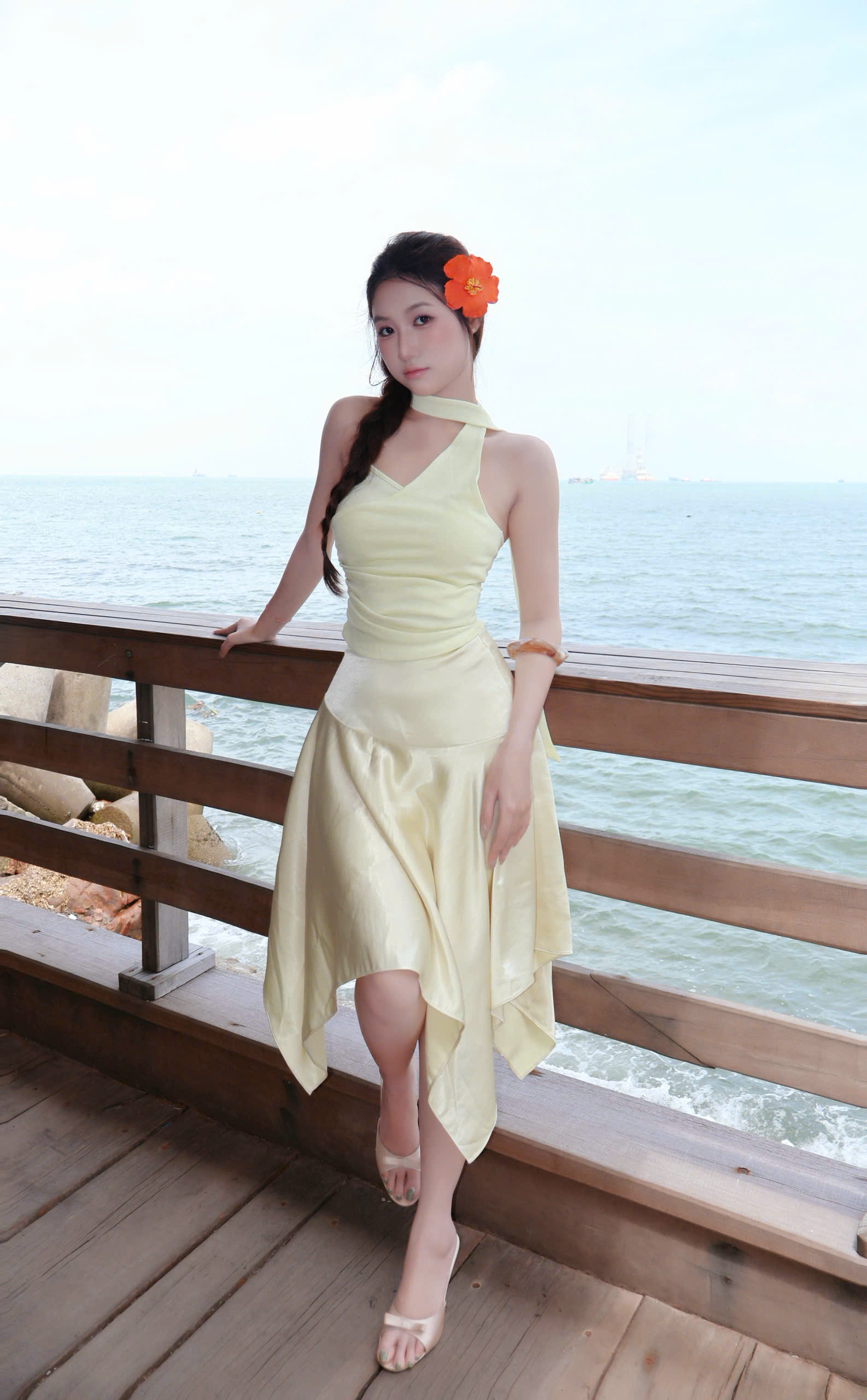 VN004 | Chân Váy Lụa Lửng Lai So Le