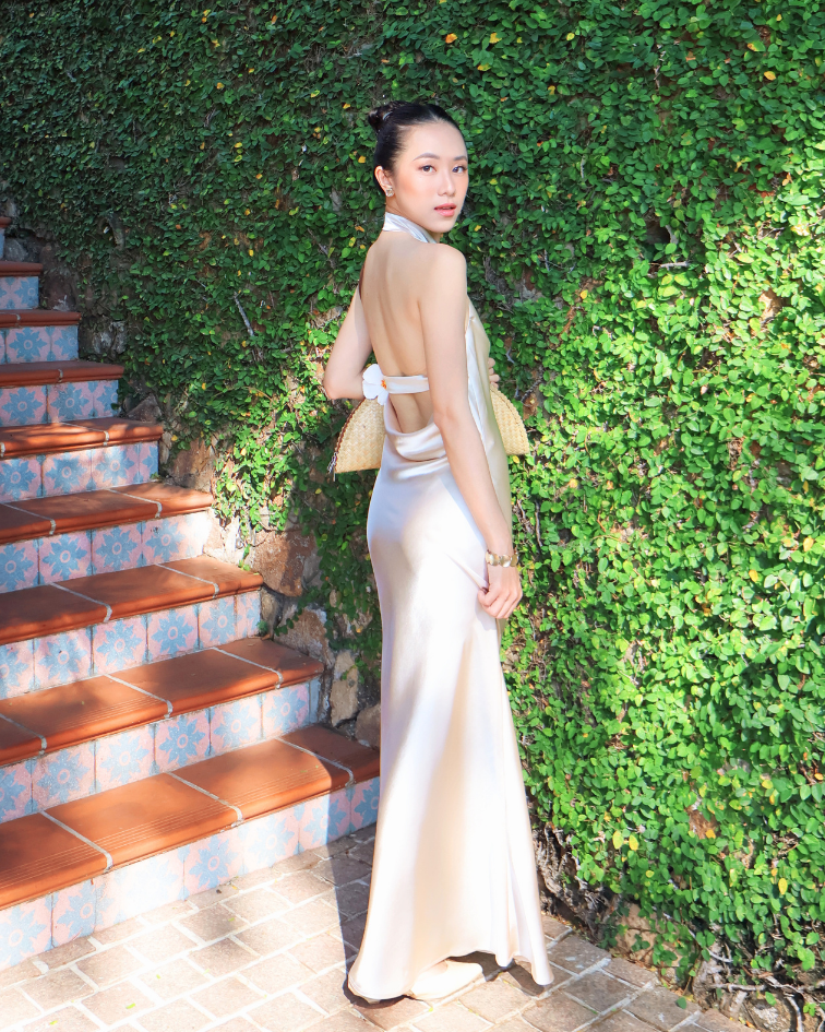 Đầm Lụa Dáng Dài Thắt Dây Nơ Cổ Một Lớp La Boutique