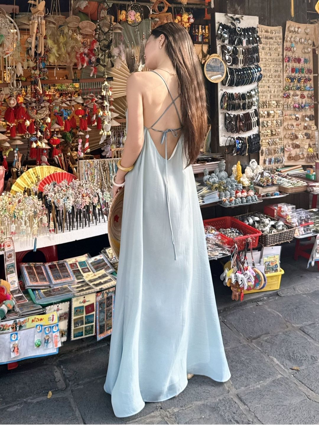Đầm Maxi Tơ Cổ V Phom Rộng La Boutique SS2026