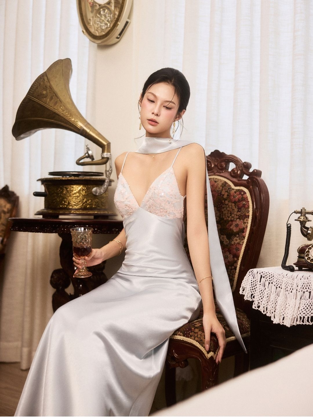 Đầm lụa 2 dây phối saquin cúp DD013-2610LAT