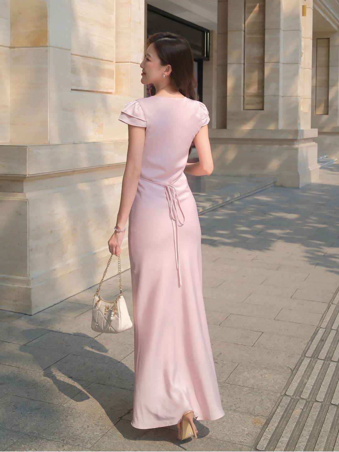 DD004 | Đầm Lụa Dài Cổ V Tay Hến