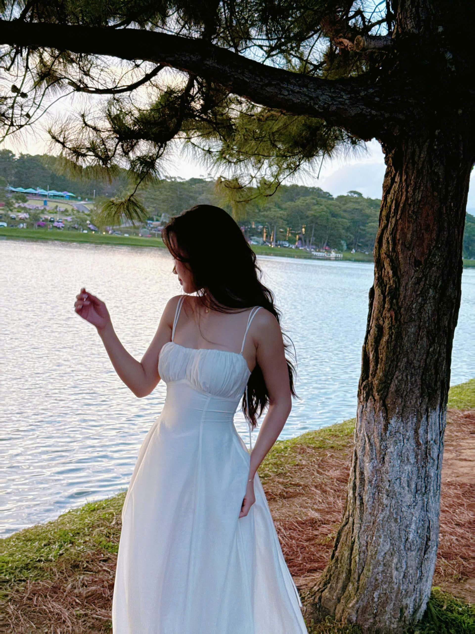Đầm tơ hai dây nhún ngực dáng dài La Boutique DD009-2608LAT