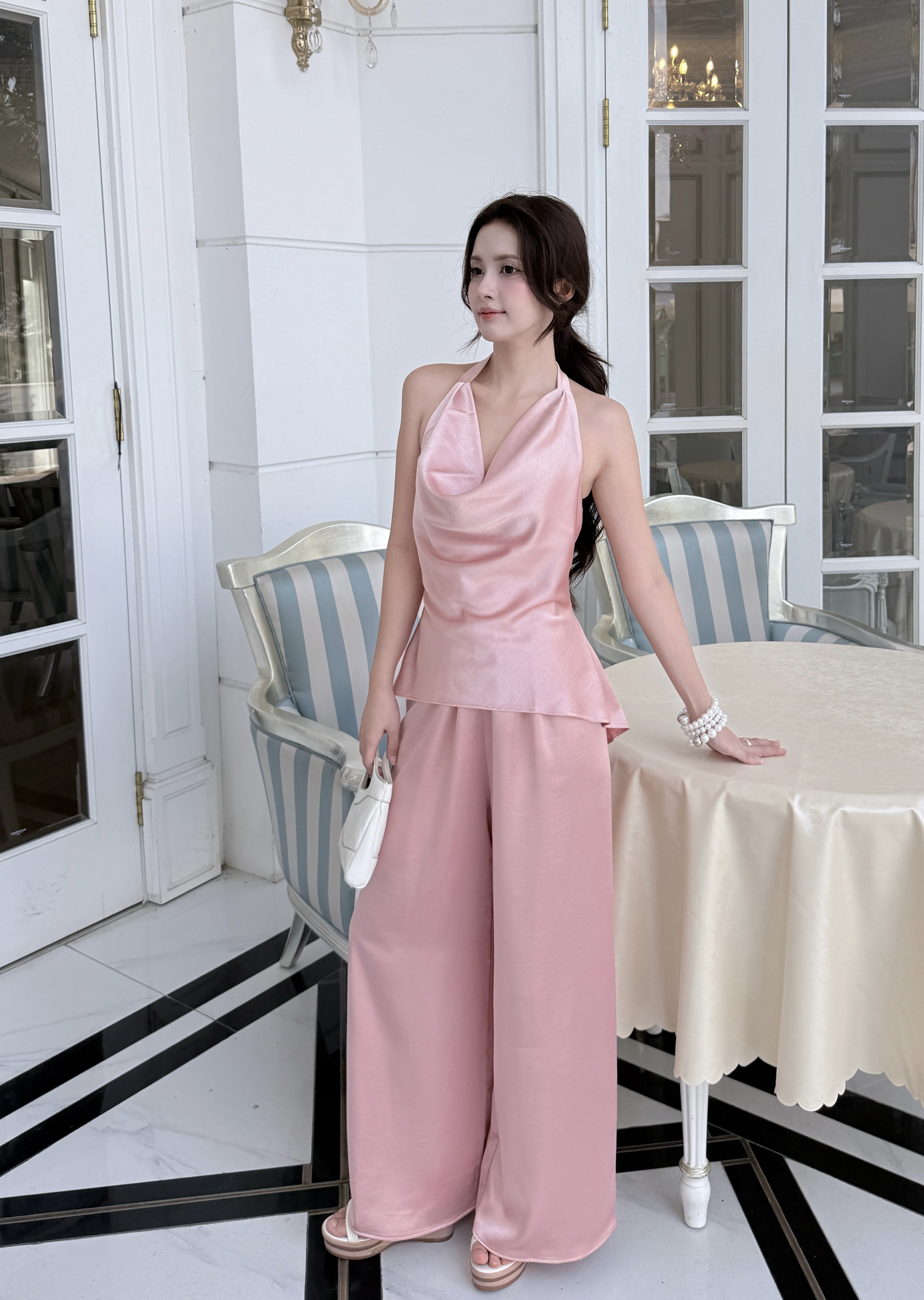Set Áo Lụa Yếm Cổ Đỗ Kèm Quần Lụa La Boutique