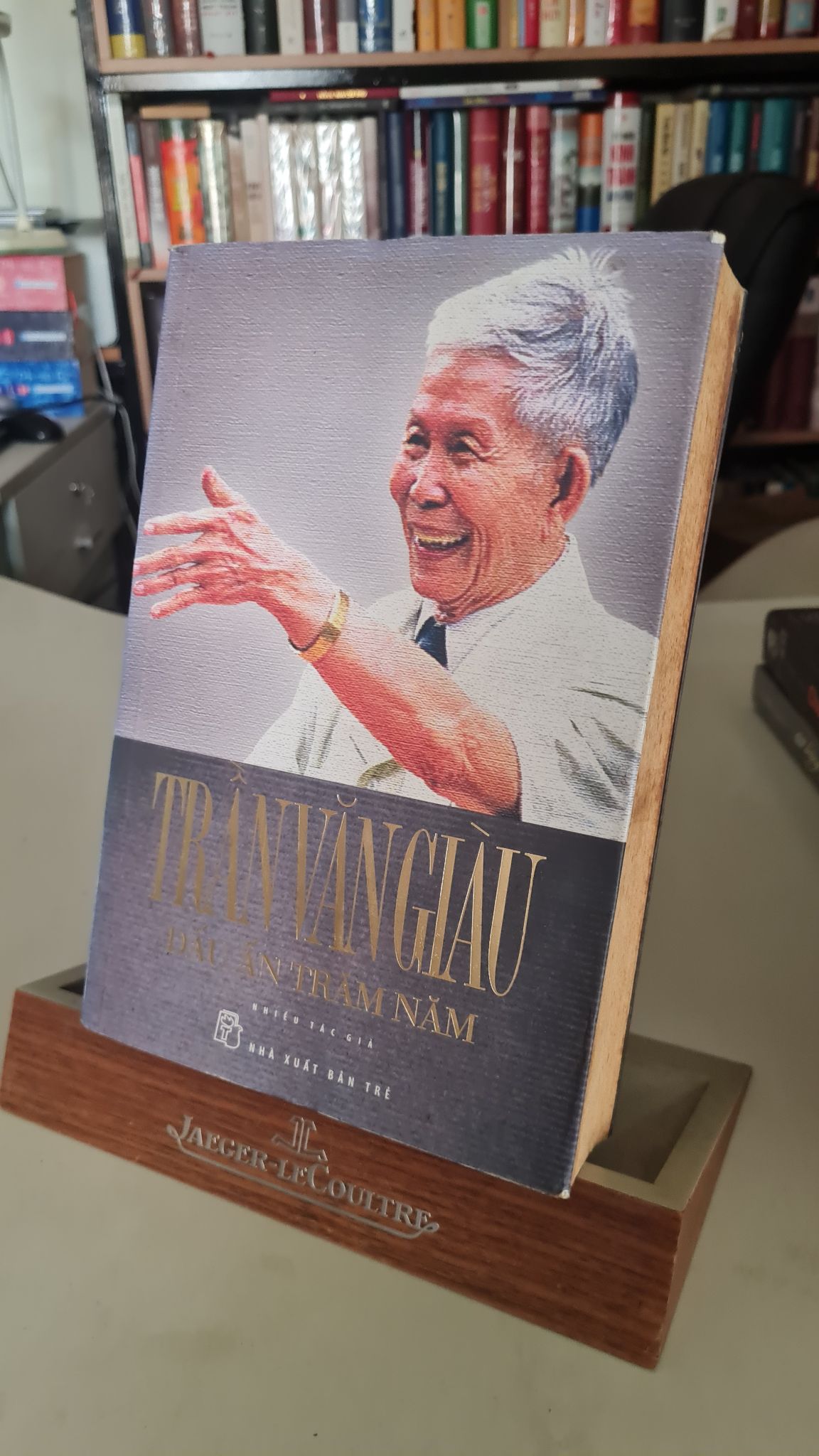 Dấu ấn trăm năm -Sách lưu kho có ố - 2013 Trần Văn Giàu [2001] SÁCH VĂN HỌC