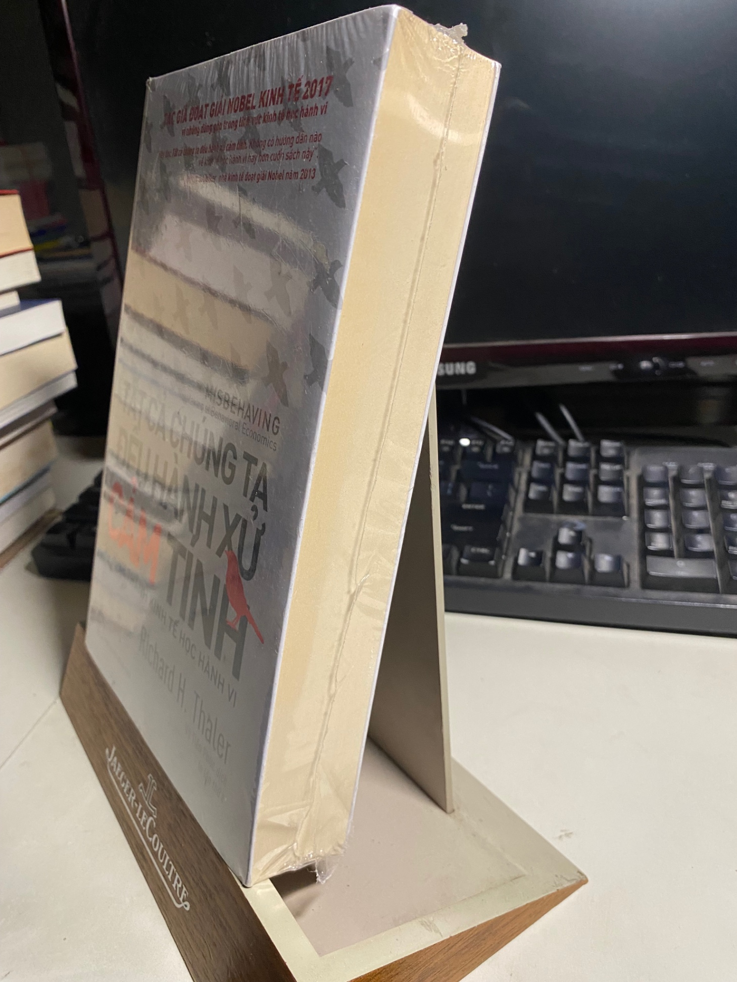 Tất Cả Chúng Ta Đều Hành Xử Cảm Tính - Sự Hình Thành Kinh Tế Học Hành Vi-Tác giả: Richard H Thaler- NXB Trẻ- Sách lưu kho mới còn seal-Sách kỹ năng