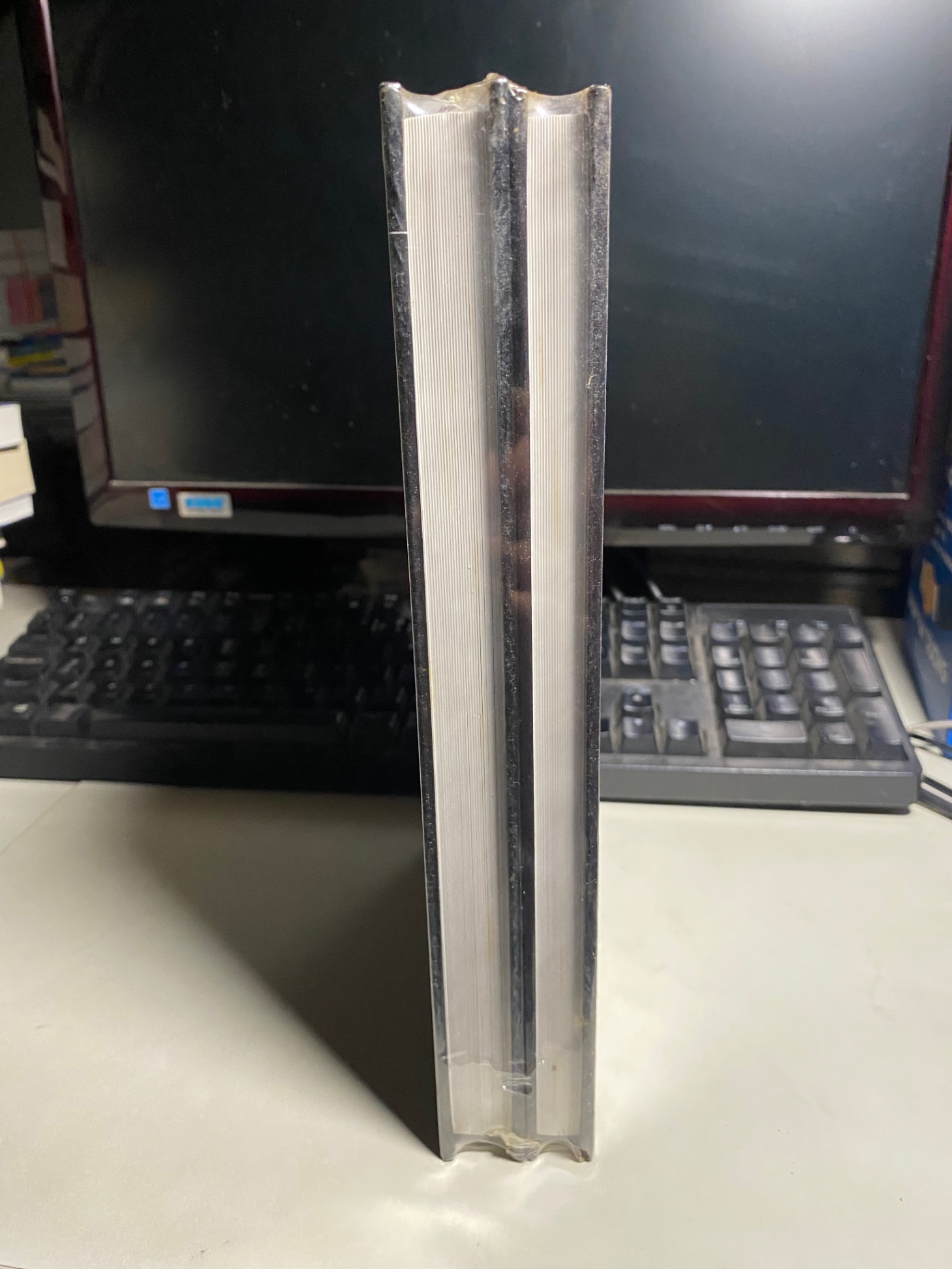 Ứng Vận Thần Vũ Lê Đại Hành Phá Tống-Vũ Ngọc Đĩnh- Bộ 2 tập-Bìa cứng, giấy láng,mới nguyên seal